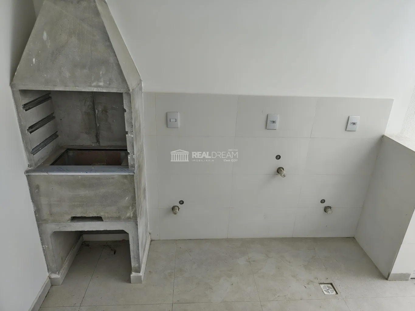 Casa geminada de 2 dormitórios, sendo 1 suíte. — foto 7