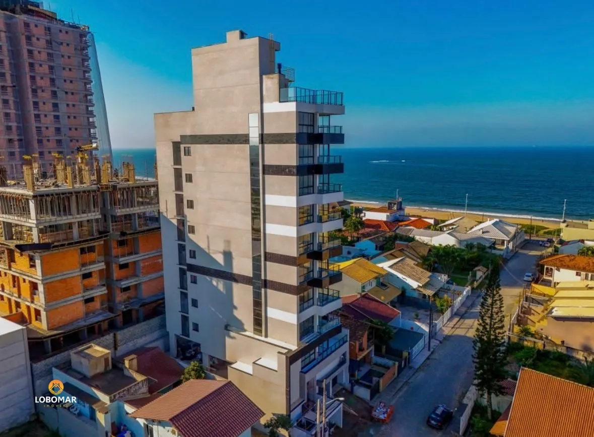 Apartamento com 3 Suítes e 2 Vagas no Bairro Itacolomi - Balneário Piçarras/SC — foto 2
