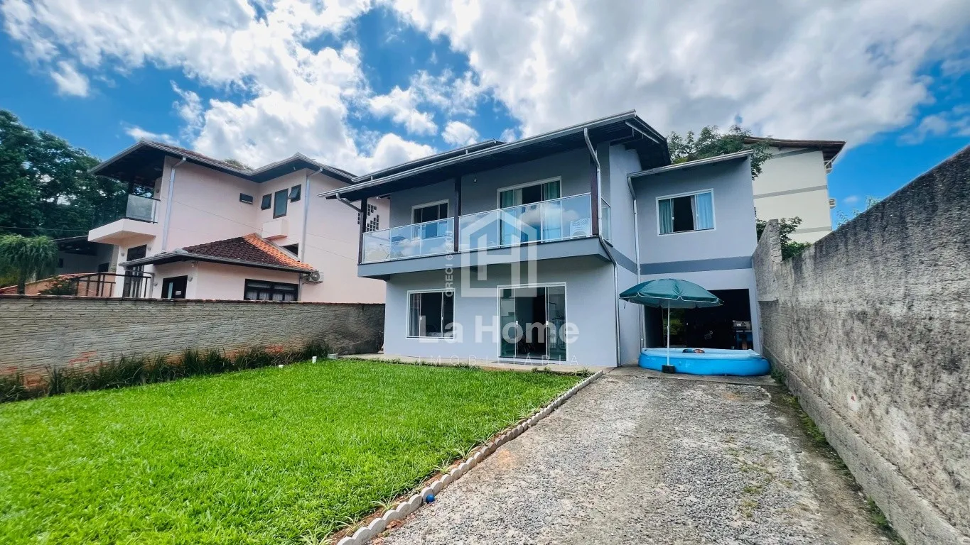 Casa em terreno com 362,50m, 05 dormitórios sendo 01 suíte à venda em Blumenau, Salto Weissbach - foto 1