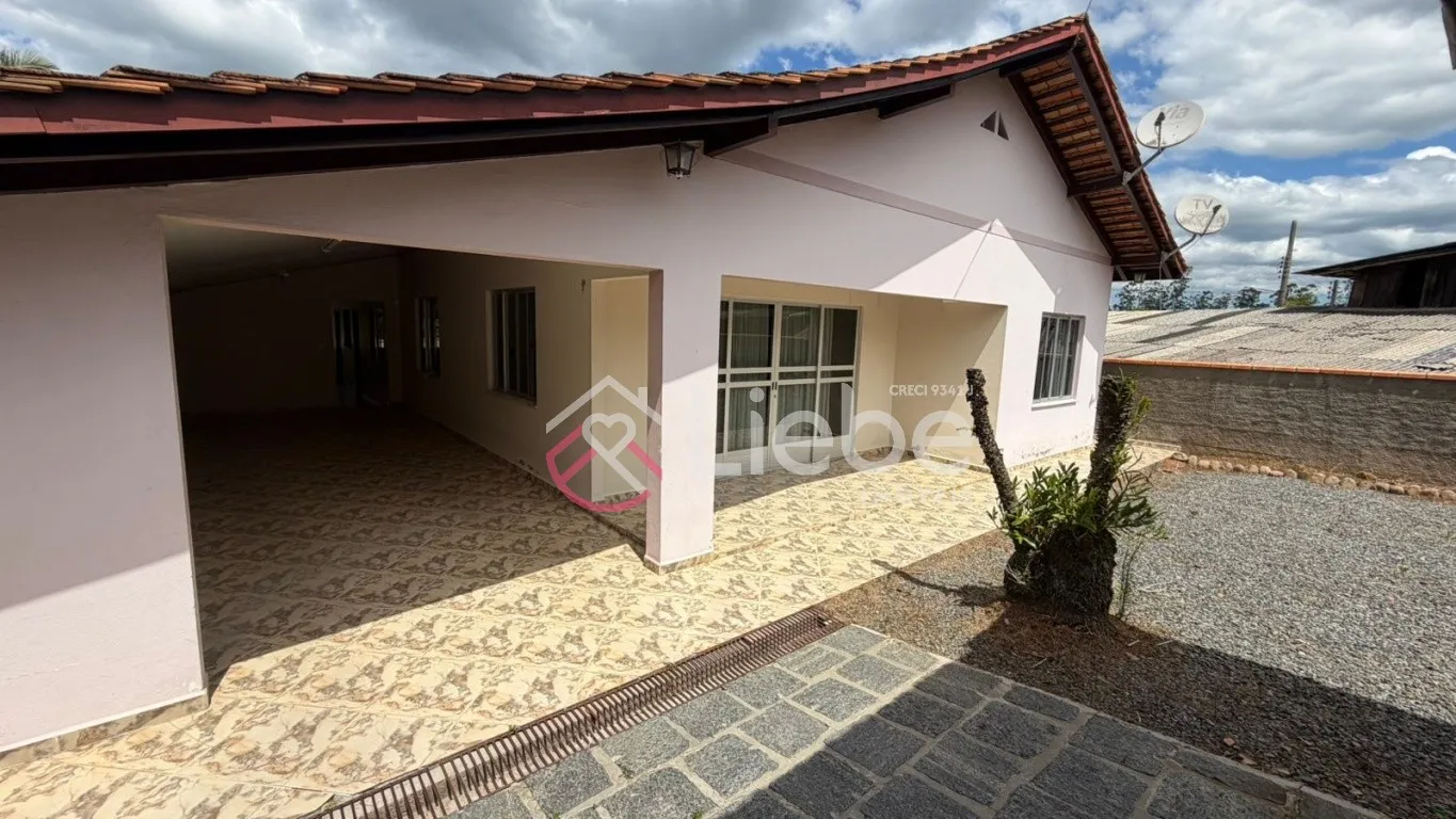 Excelente Casa no centro da cidade de Pomerode com 209,00m de área construída num terreno com 525,00m. - foto 1