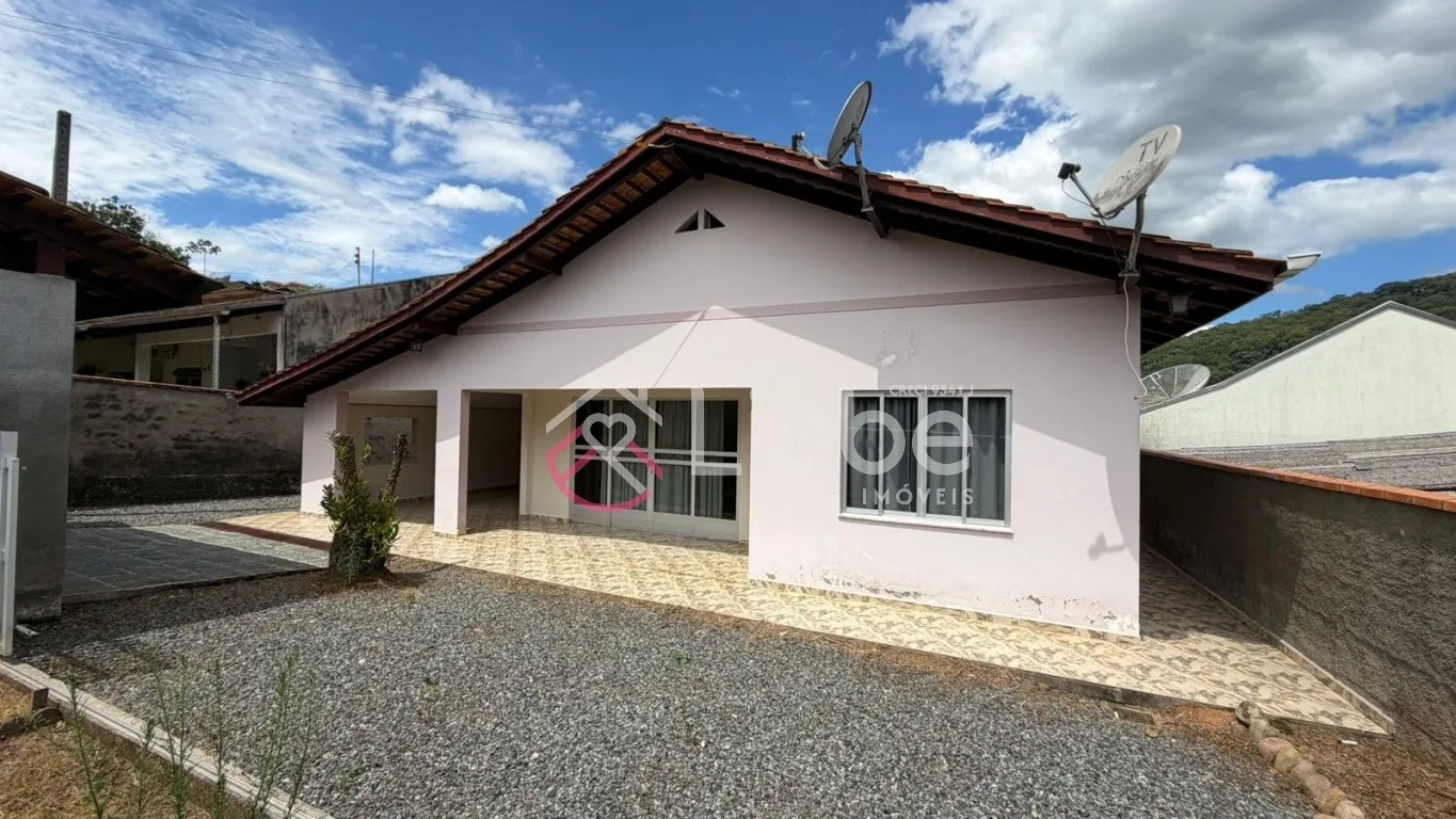 Excelente Casa no centro da cidade de Pomerode com 209,00m de área construída num terreno com 525,00m. — foto 2