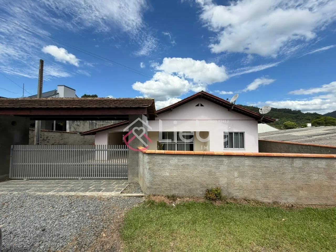 Excelente Casa no centro da cidade de Pomerode com 209,00m de área construída num terreno com 525,00m. — foto 4