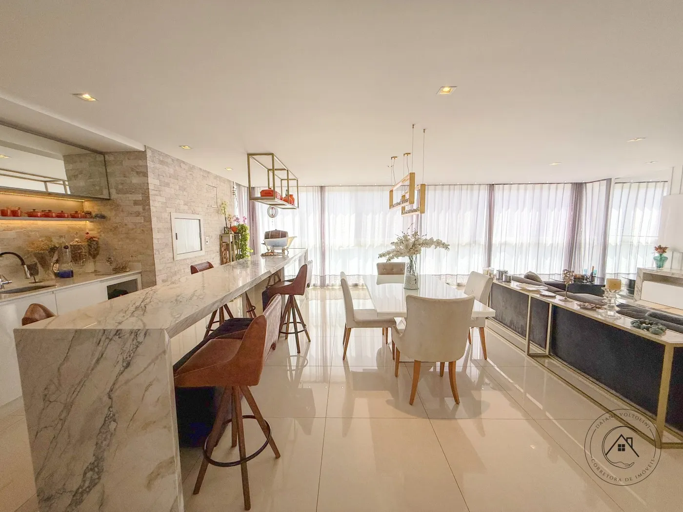 Apartamento para Venda em Blumenau, Vorstadt, 3 dormitórios, 3 suítes, 4 banheiros, 2 vagas - foto 1