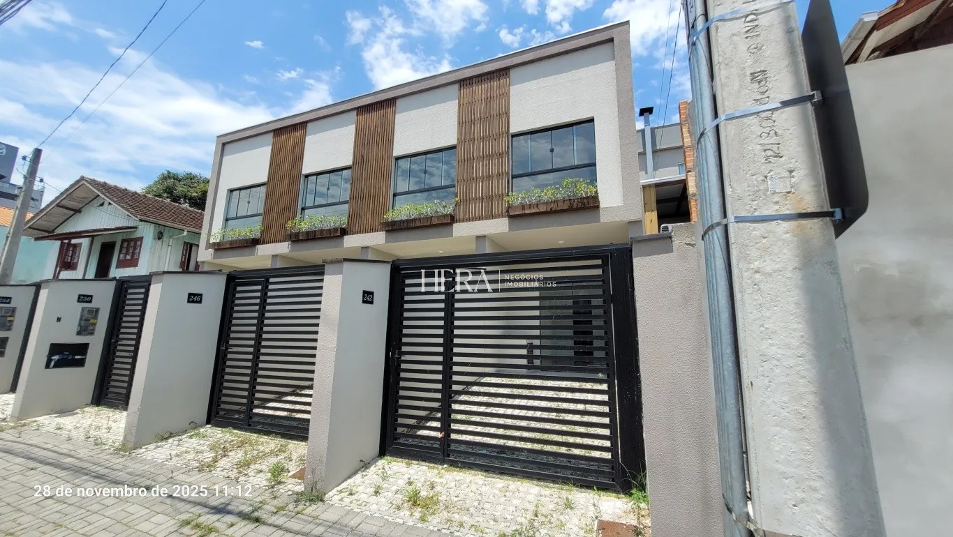 Veja esse sobrado de 2 suítes no bairro Água Verde que a Hera Negócios vem lhe apresentar! — foto 2