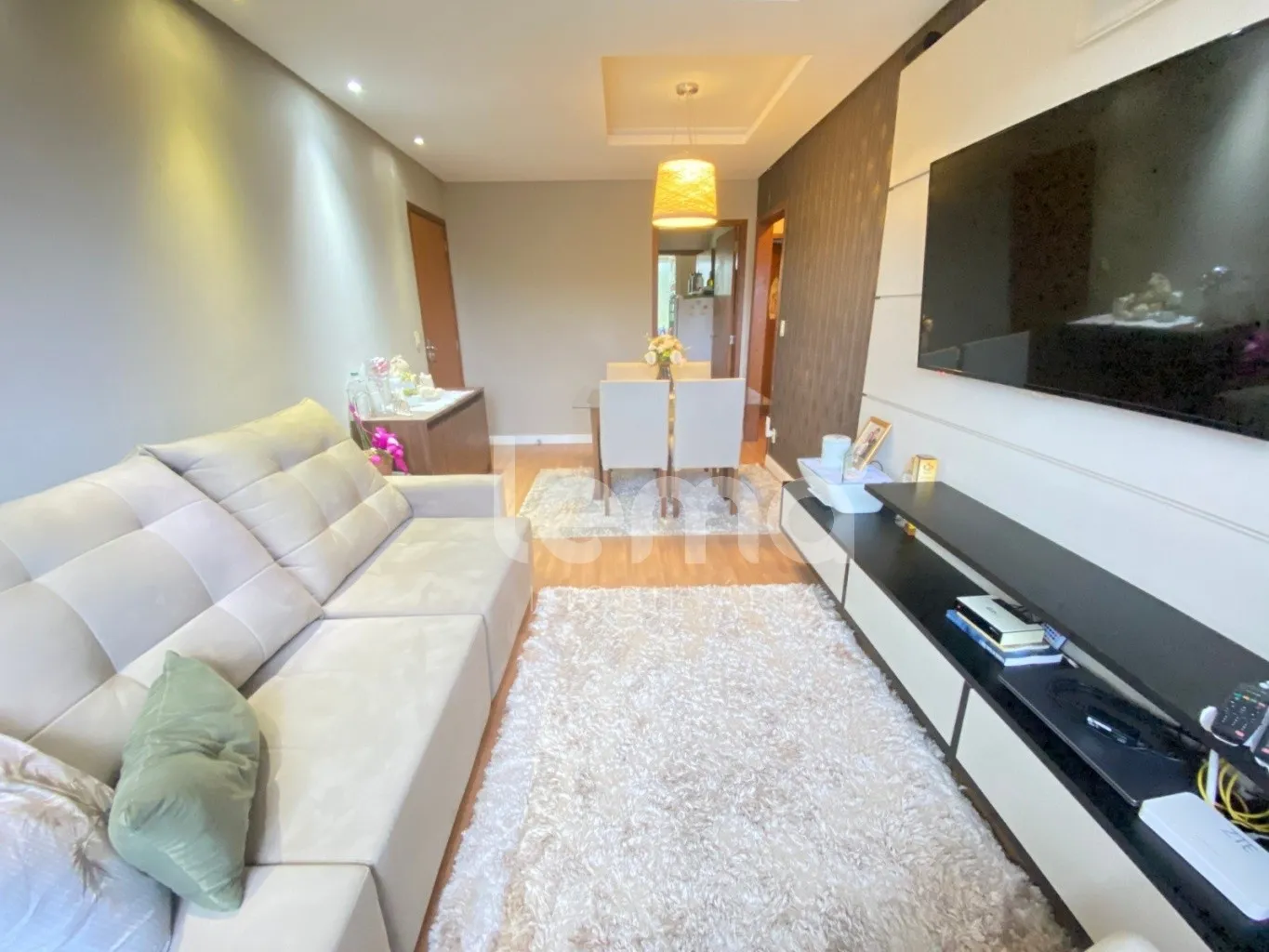Apartamento semimobiliado com 3 dormitórios, no bairro Água Verde em Blumenau. - foto 1