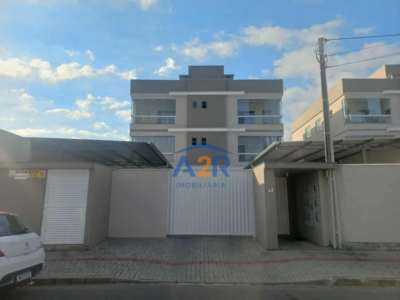 Belíssimo Apartamento no Bairro Carijós - Com Vaga Coberta - foto 1