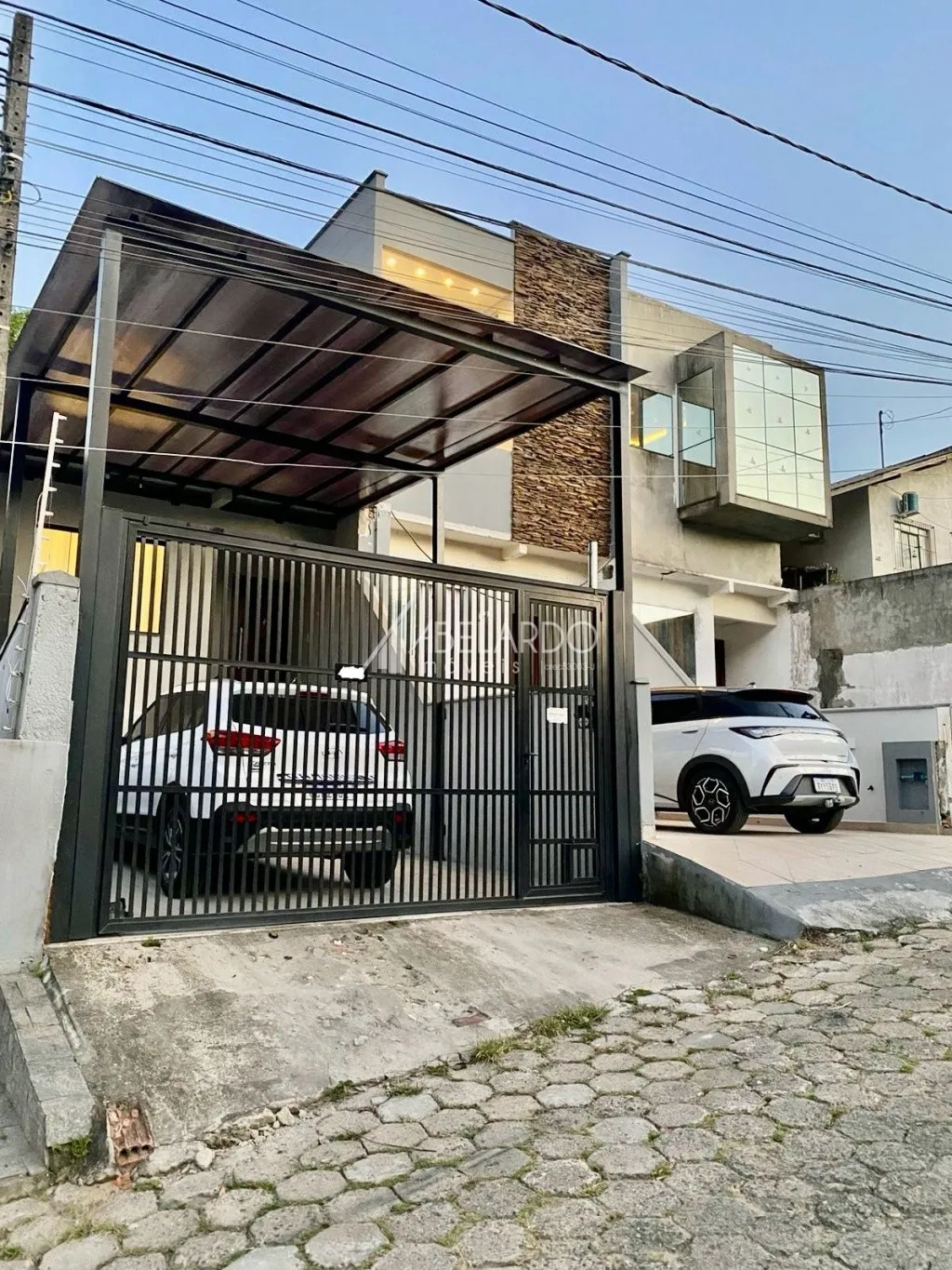 CASA COM DOIS DORMITÓRIOS E DUAS VAGAS DE GARAGEM - BAIRRO VELHA CENTRAL — foto 3