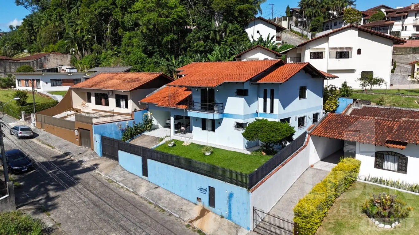 Casa no bairro Escola Agrícola com 327,23m de área construída com 1 suíte + 3 dormitórios — foto 2