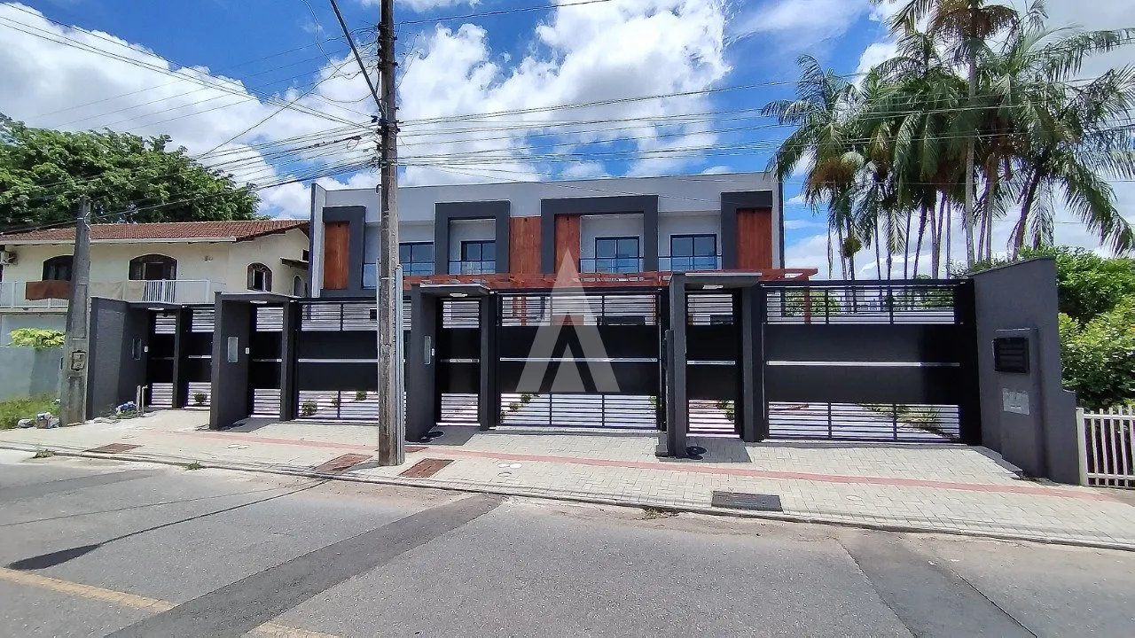 Sobrado Geminado com 1 suíte(s) mais 2 quarto(s) à venda no bairro Saguaçu em Joinville, por R$ 764.000.00. - foto 1