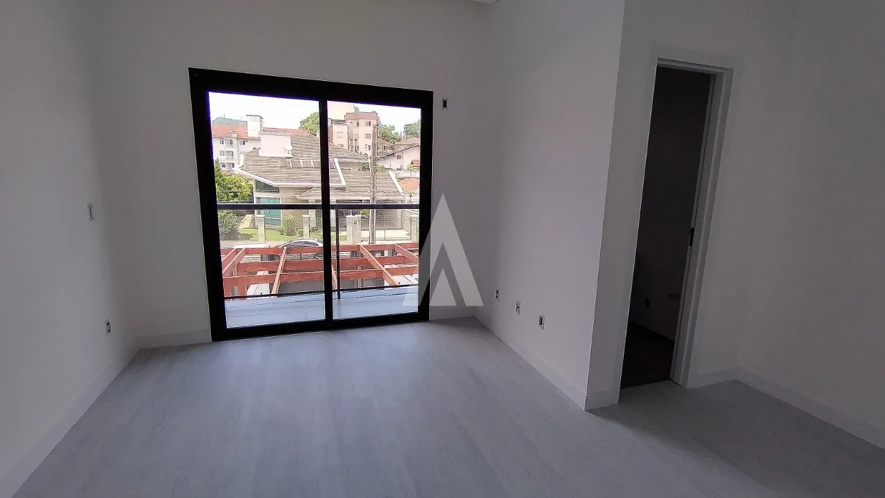 Sobrado Geminado com 1 suíte(s) mais 2 quarto(s) à venda no bairro Saguaçu em Joinville, por R$ 764.000.00. — foto 7