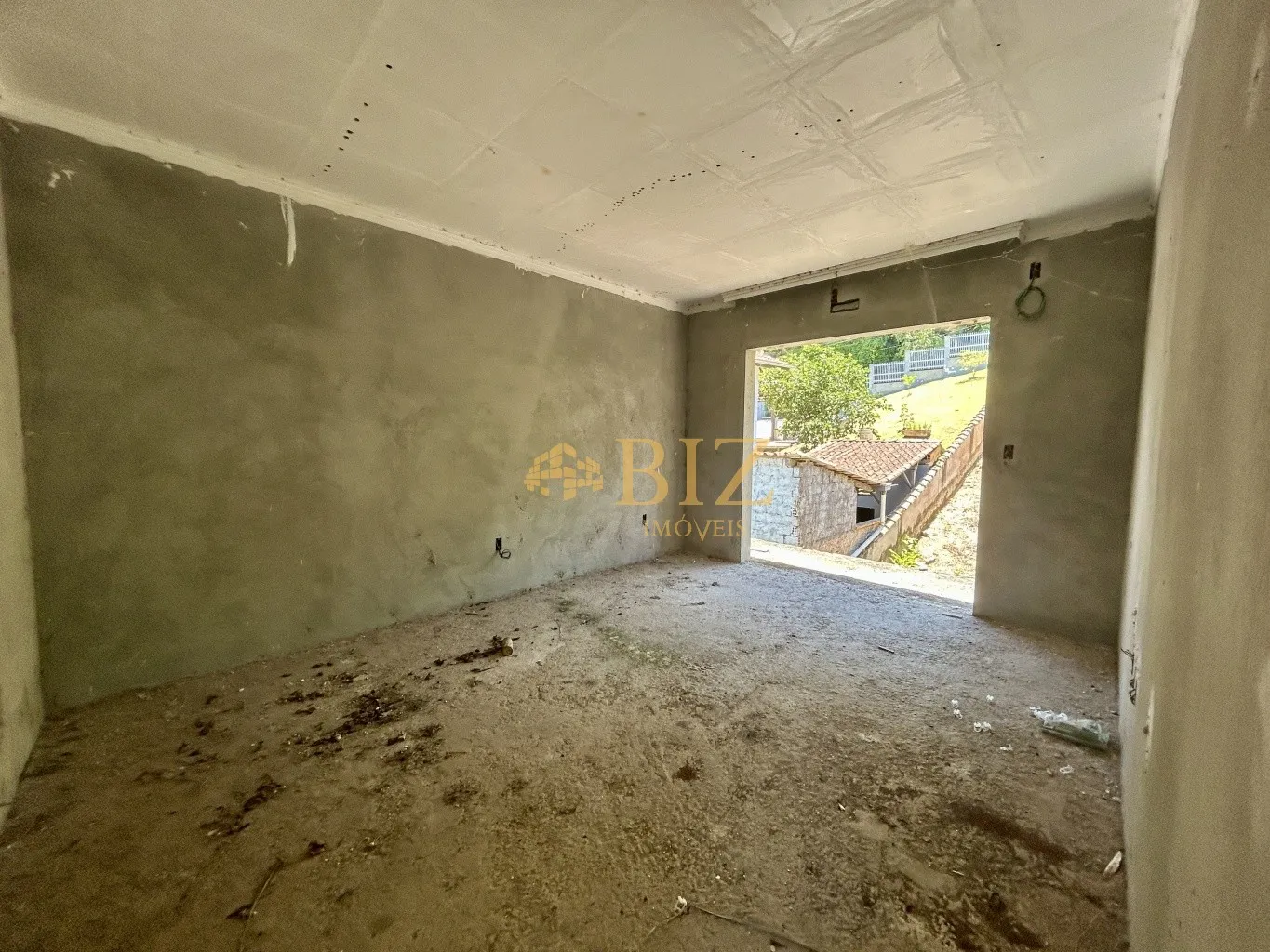 Terreno de 1.395m com 3 casas, sendo 1 em alvenaria (faltam acabamentos), 1 mista e 1 de madeira! — foto 2