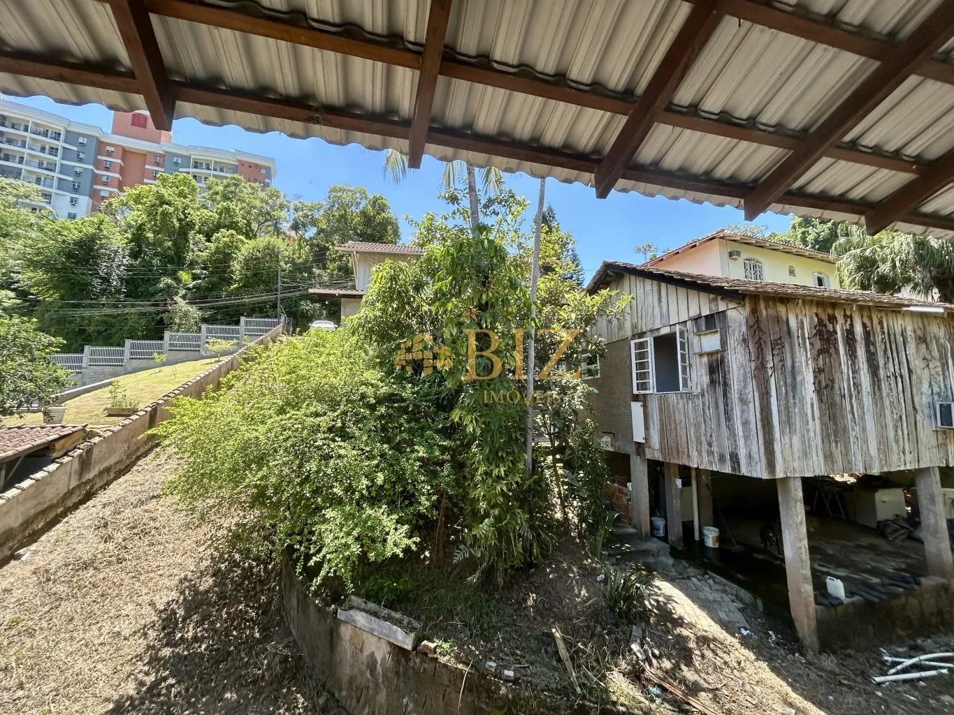 Terreno de 1.395m com 3 casas, sendo 1 em alvenaria (faltam acabamentos), 1 mista e 1 de madeira! — foto 5