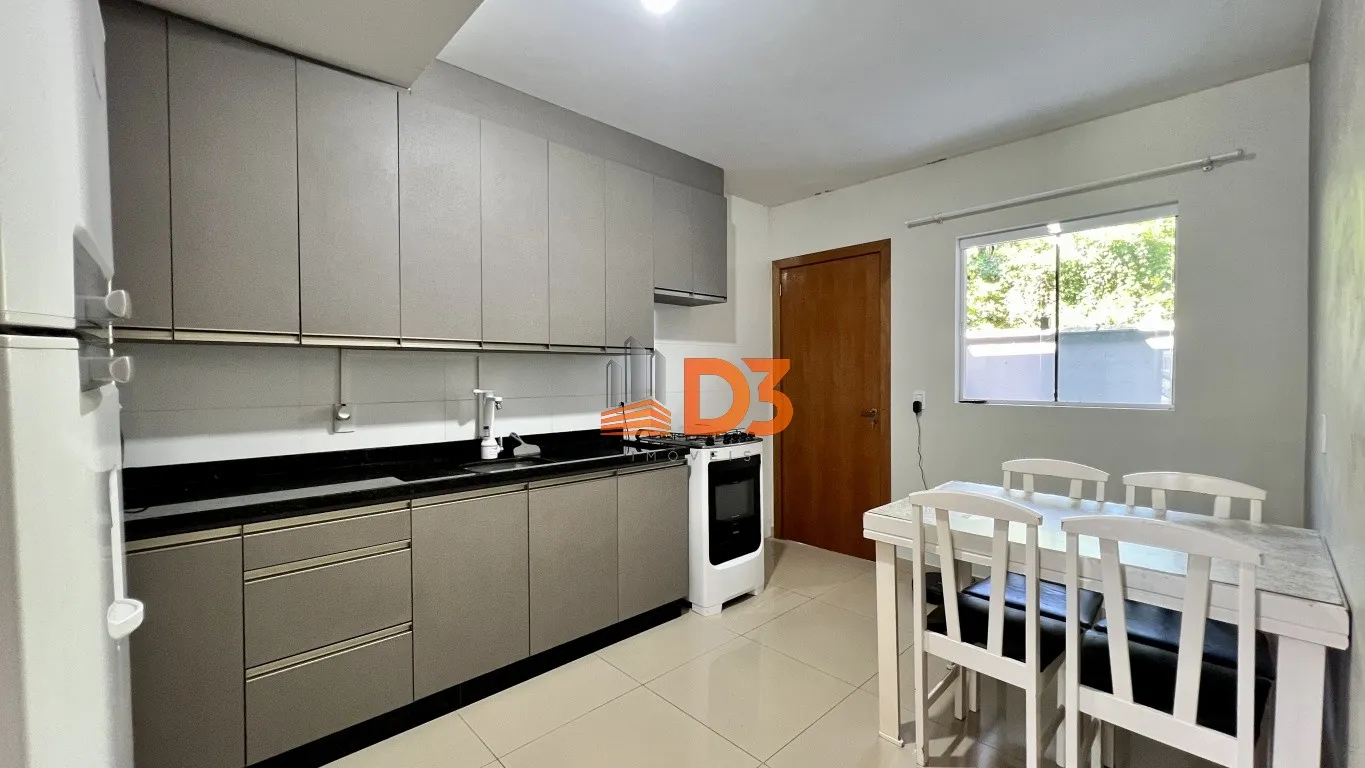 Ótimo Sobrado com 2 vagas de garagem no Passo Manso! — foto 3