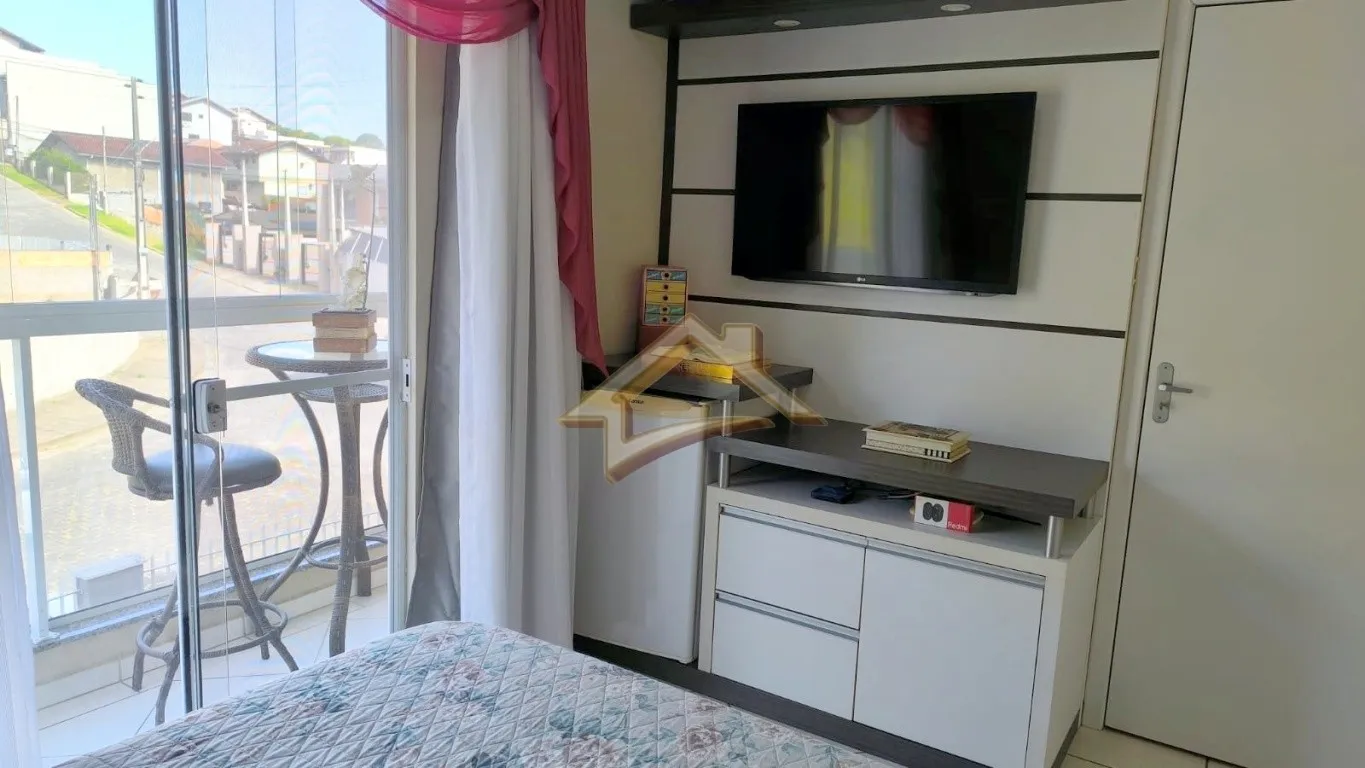Apresentamos este belíssimo apartamento mobiliado, com 2 domritórios no bairro Fortaleza! - foto 1