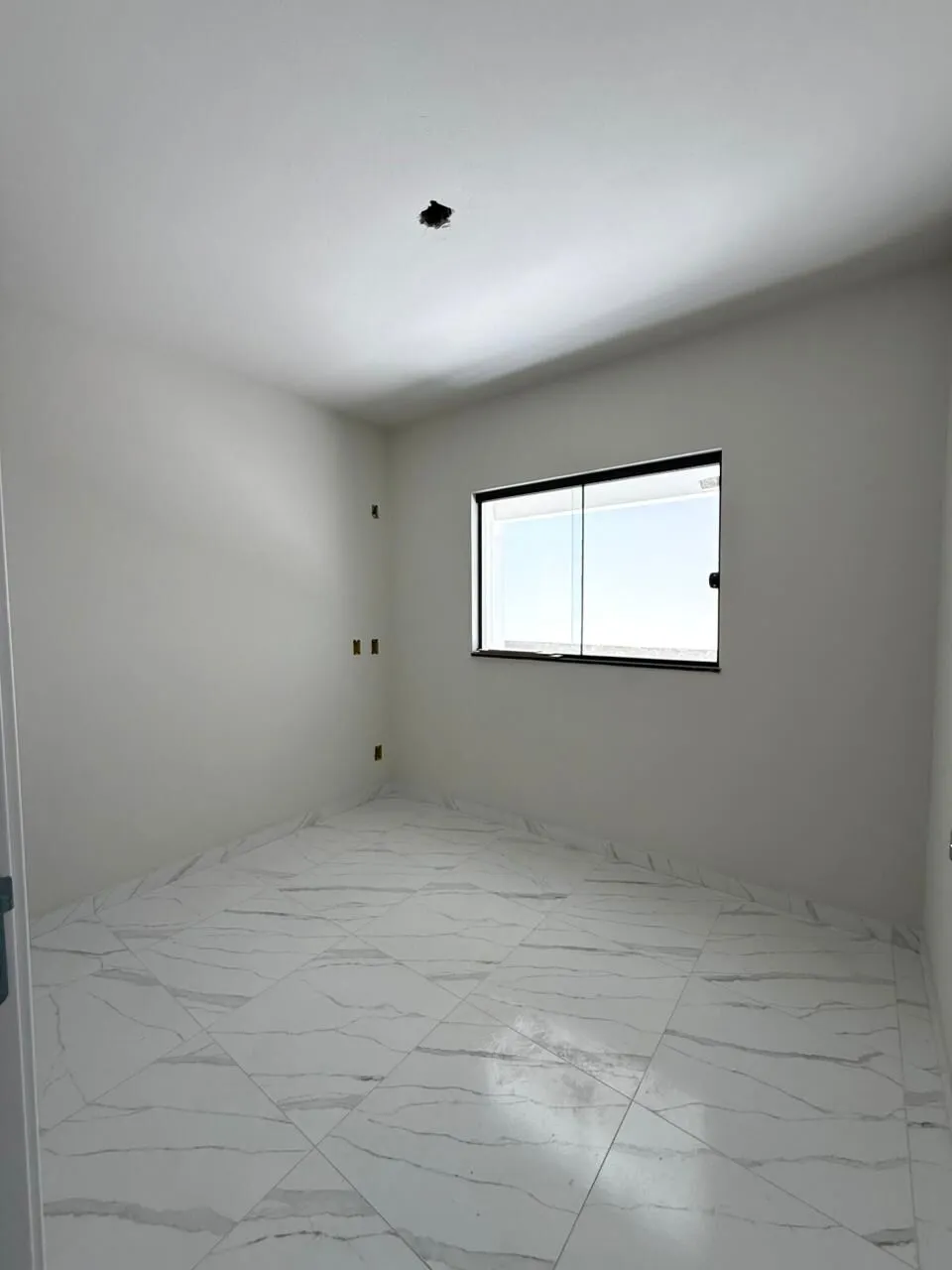 CASA COM PASSAGEM LATERAL POR 310 MIL — foto 5
