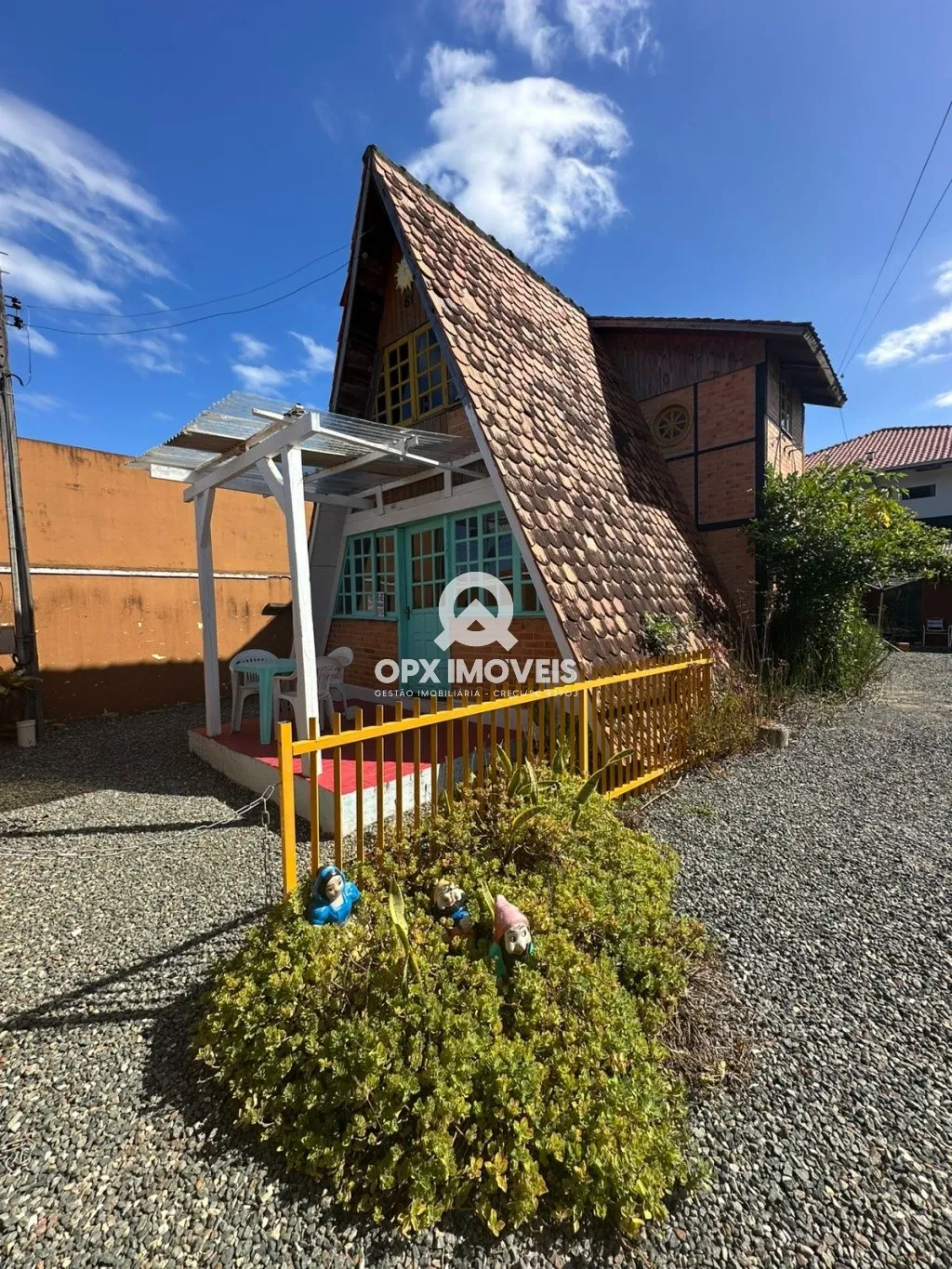 Terreno à Venda com Chalé e 3 Kitnets a 250m do Mar no Centro de Balneário Piçarras — foto 6