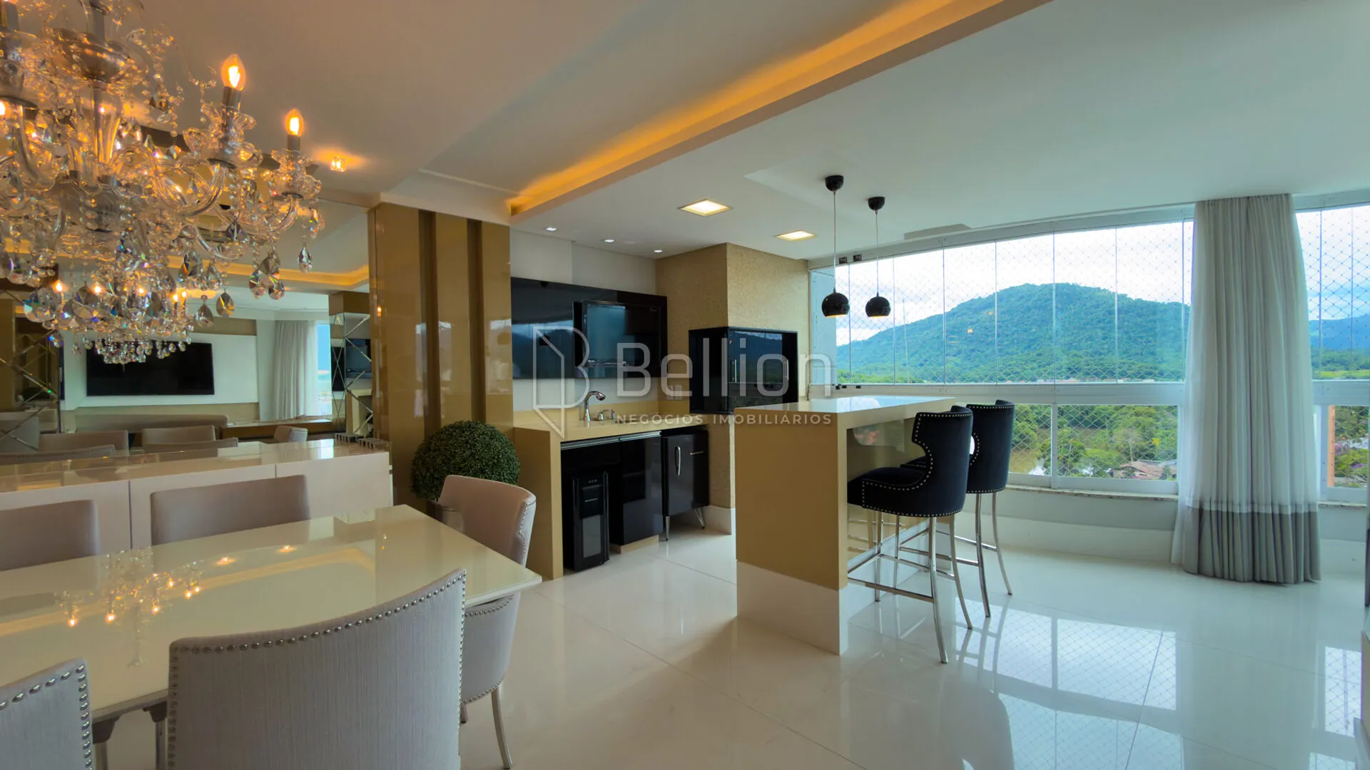 Apartamento mobiliado com 3 suítes no Centro de Timbó - foto 1