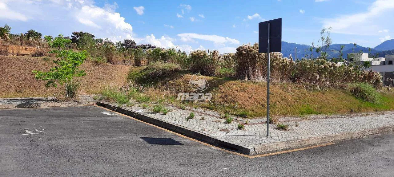 Terreno à venda em região residencial tranquila, com ótima topografia, infraestrutura completa e documentação em dia. Ideal para construir ou investir — foto 4