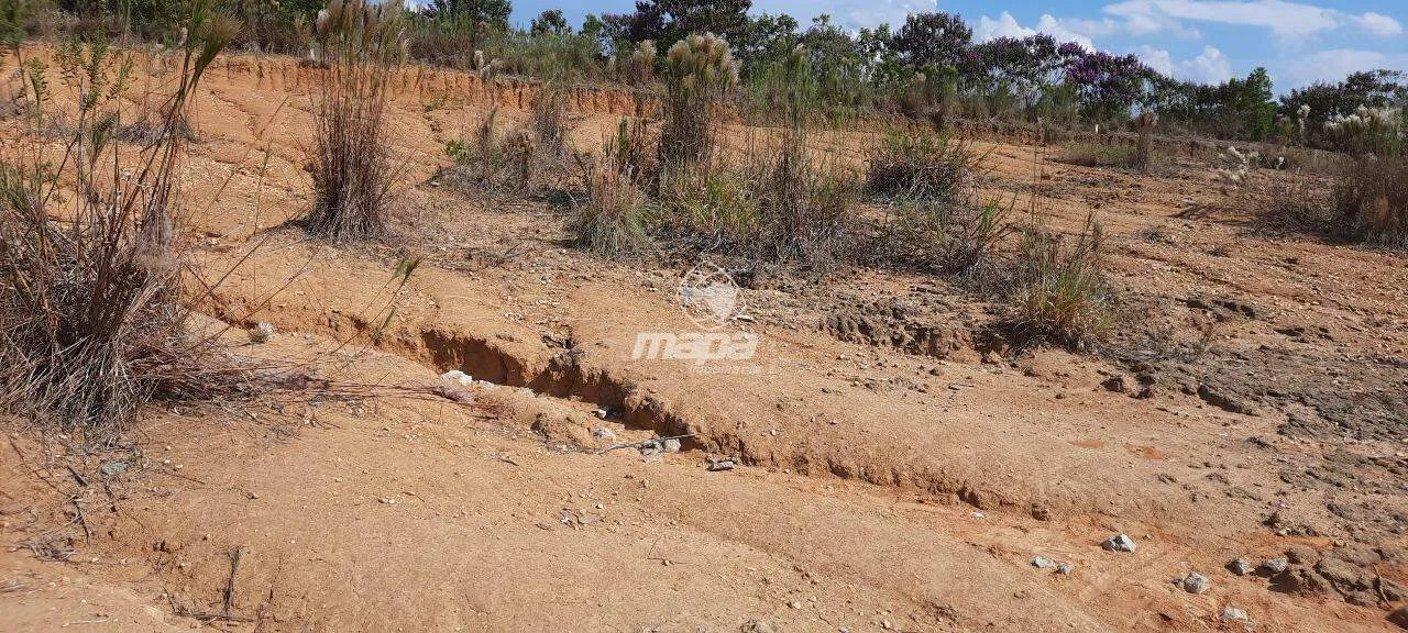 Terreno à venda em região residencial tranquila, com ótima topografia, infraestrutura completa e documentação em dia. Ideal para construir ou investir — foto 6