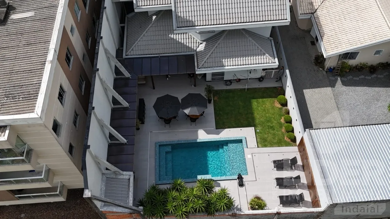 Casa de alto padrão com 3 dormitórios sendo 290,00m de área construída no bairro Estados Indaial/SC — foto 3