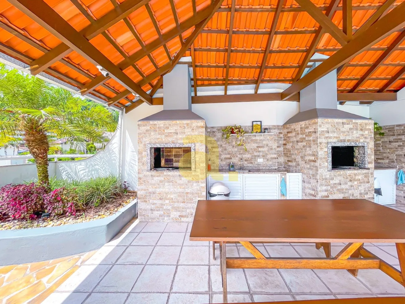 AMPLO APARTAMENTO LOCALIZADO NO CENTRO DE BLUMENAU — foto 3