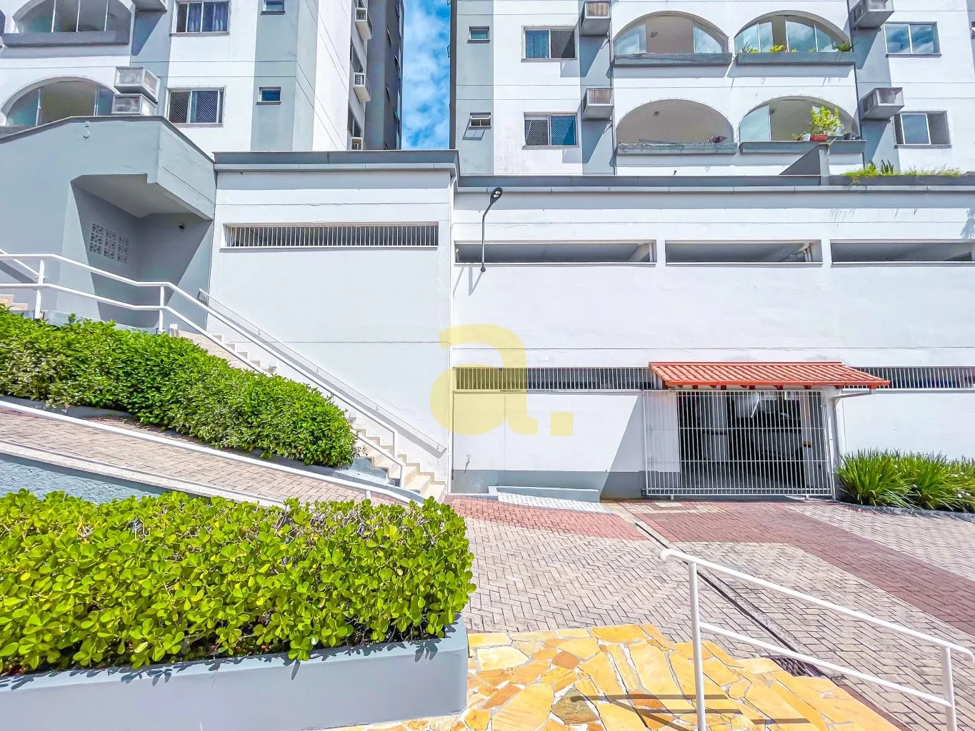 AMPLO APARTAMENTO LOCALIZADO NO CENTRO DE BLUMENAU — foto 7
