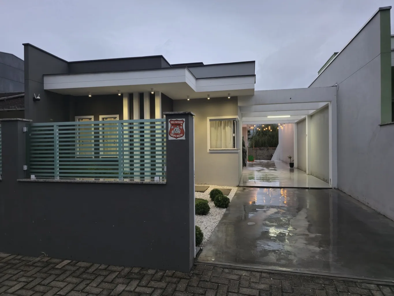 Casa térrea com 3 dormitórios, jardim e fogueira externa a 3 minutos do centro de Indaial — foto 2