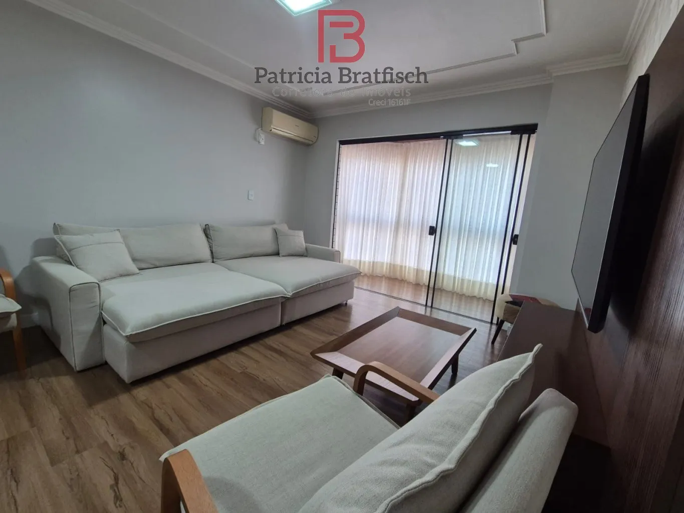 Amplo apartamento semi mobiliado, com 03 dormitórios sendo 01 suíte. Localização privilegiada na região Central de Blumenau. - foto 1