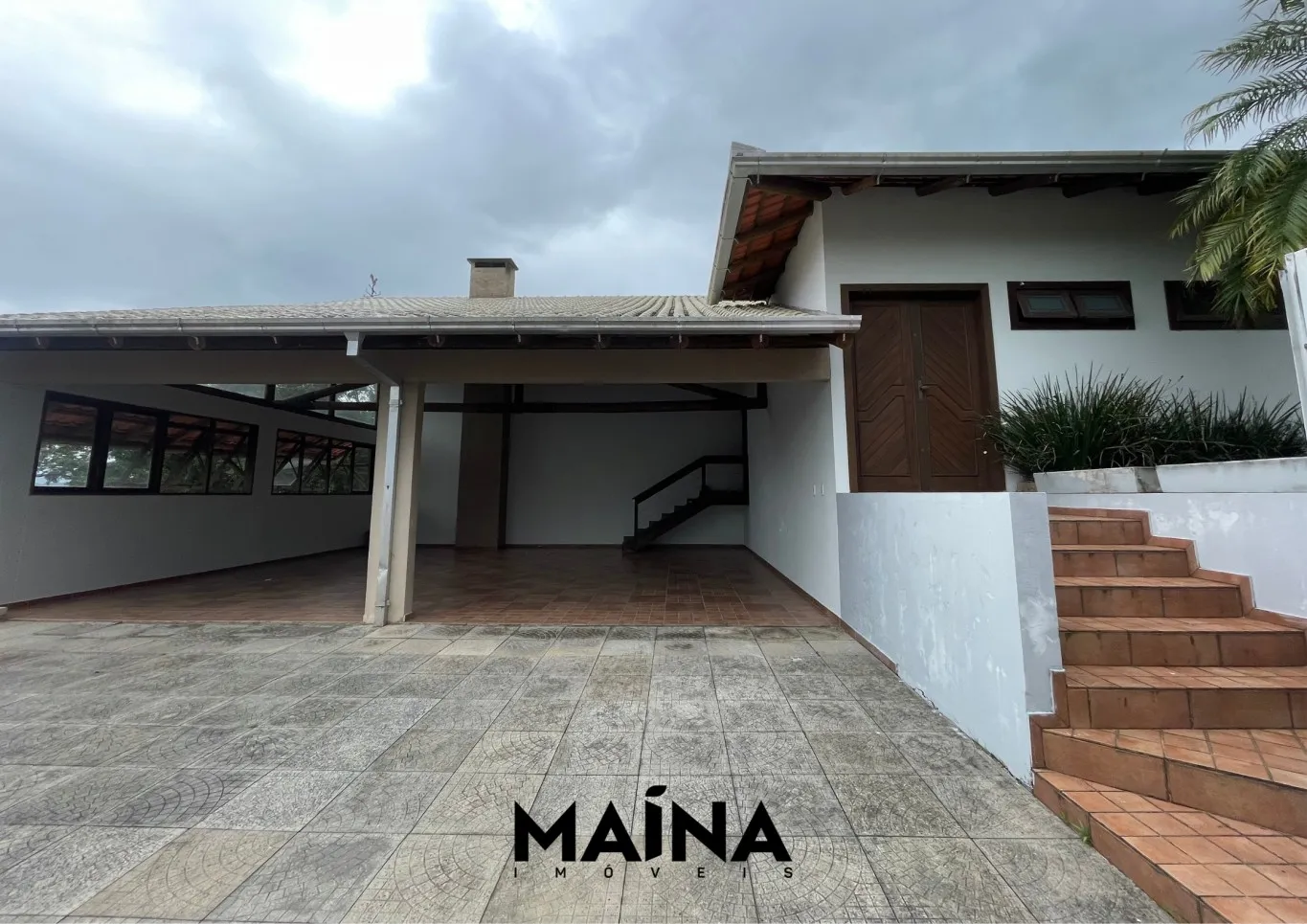 Linda casa em estilo Rústico, no bairro Escola Agrícola. — foto 2
