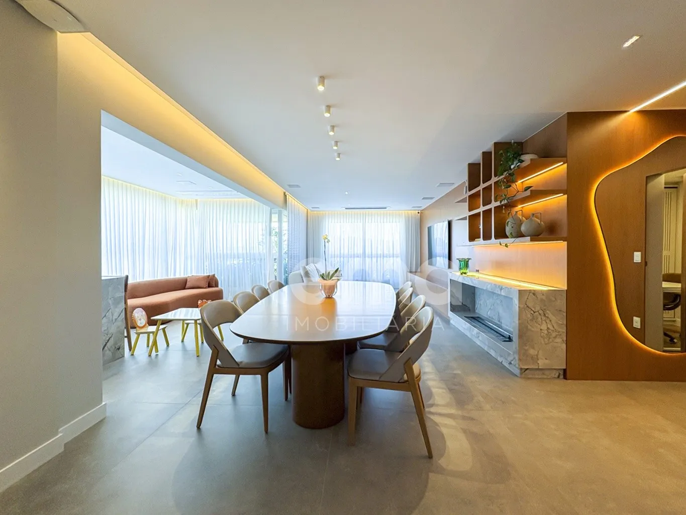 Apartamento mobiliado, equipado e decorado com 3 suítes no bairro Jardim Blumenau, em Blumenau. — foto 3