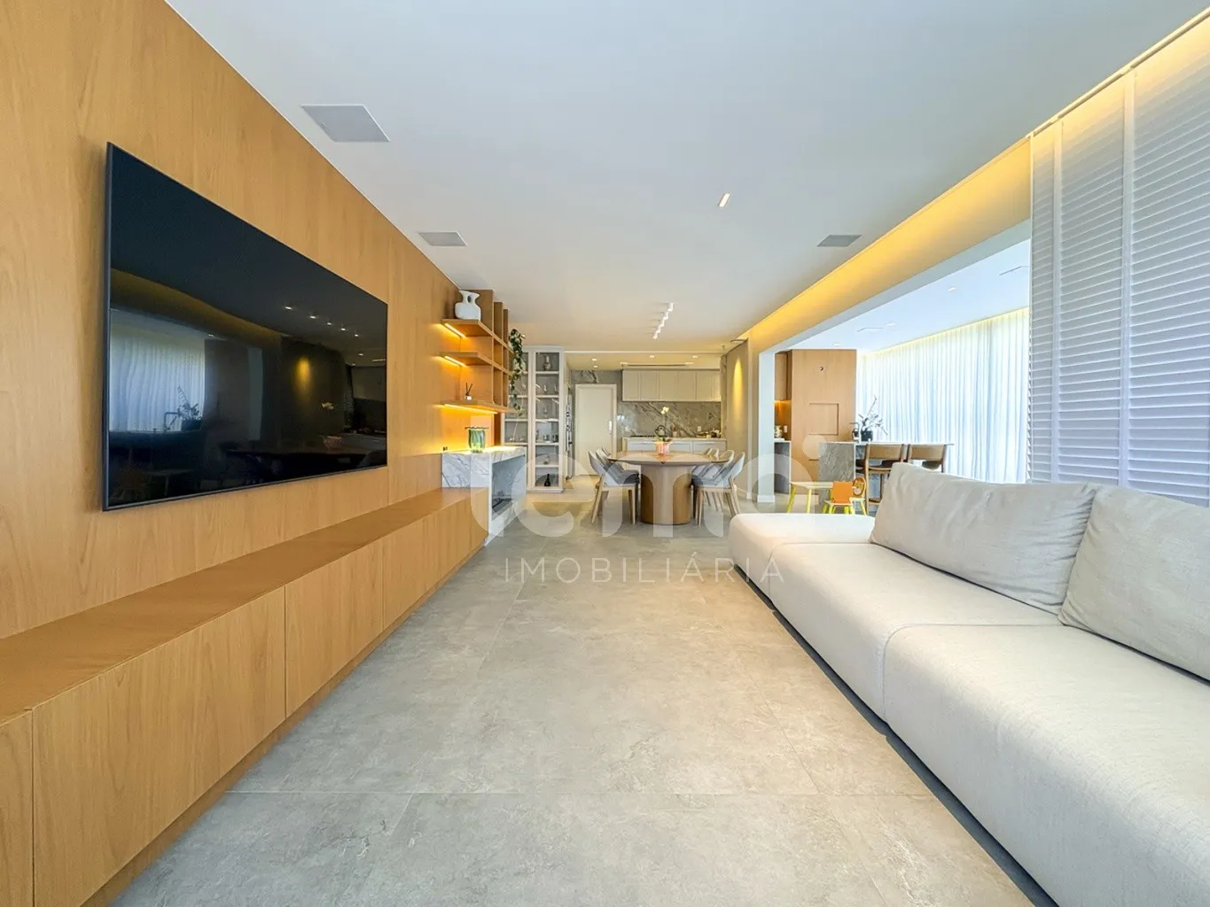 Apartamento mobiliado, equipado e decorado com 3 suítes no bairro Jardim Blumenau, em Blumenau. — foto 4