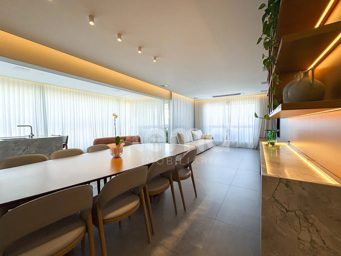 Apartamento mobiliado, equipado e decorado com 3 suítes no bairro Jardim Blumenau, em Blumenau. — foto 5