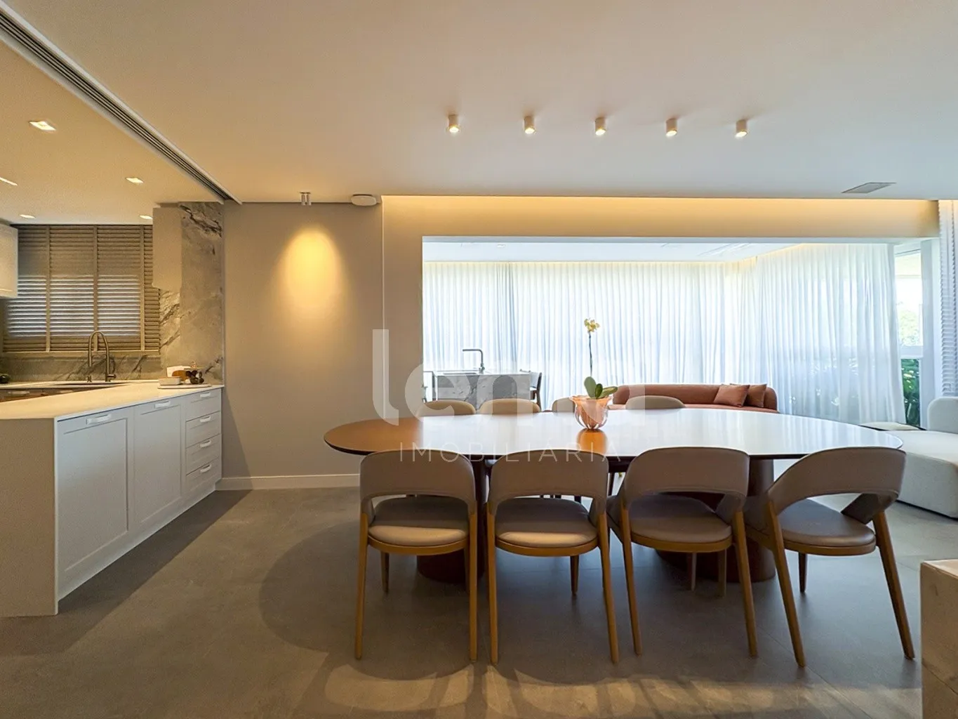 Apartamento mobiliado, equipado e decorado com 3 suítes no bairro Jardim Blumenau, em Blumenau. — foto 6