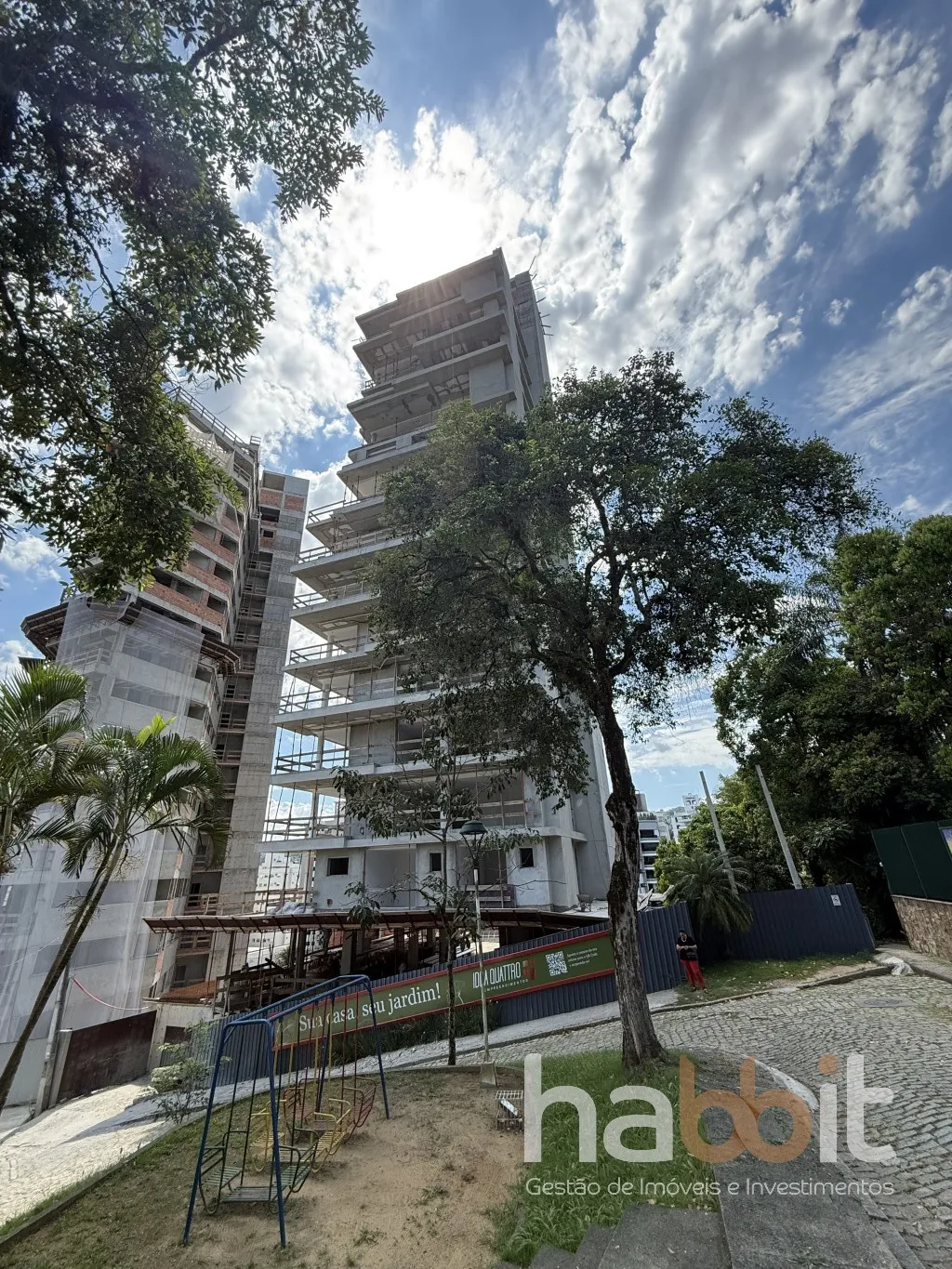 Apartamento Garden Suspenso exclusivo no 10 andar oferece 200m privativos, combinando o conforto e a liberdade de um garden com a sofisticação, vista e privacidade de um andar elevado. — foto 2