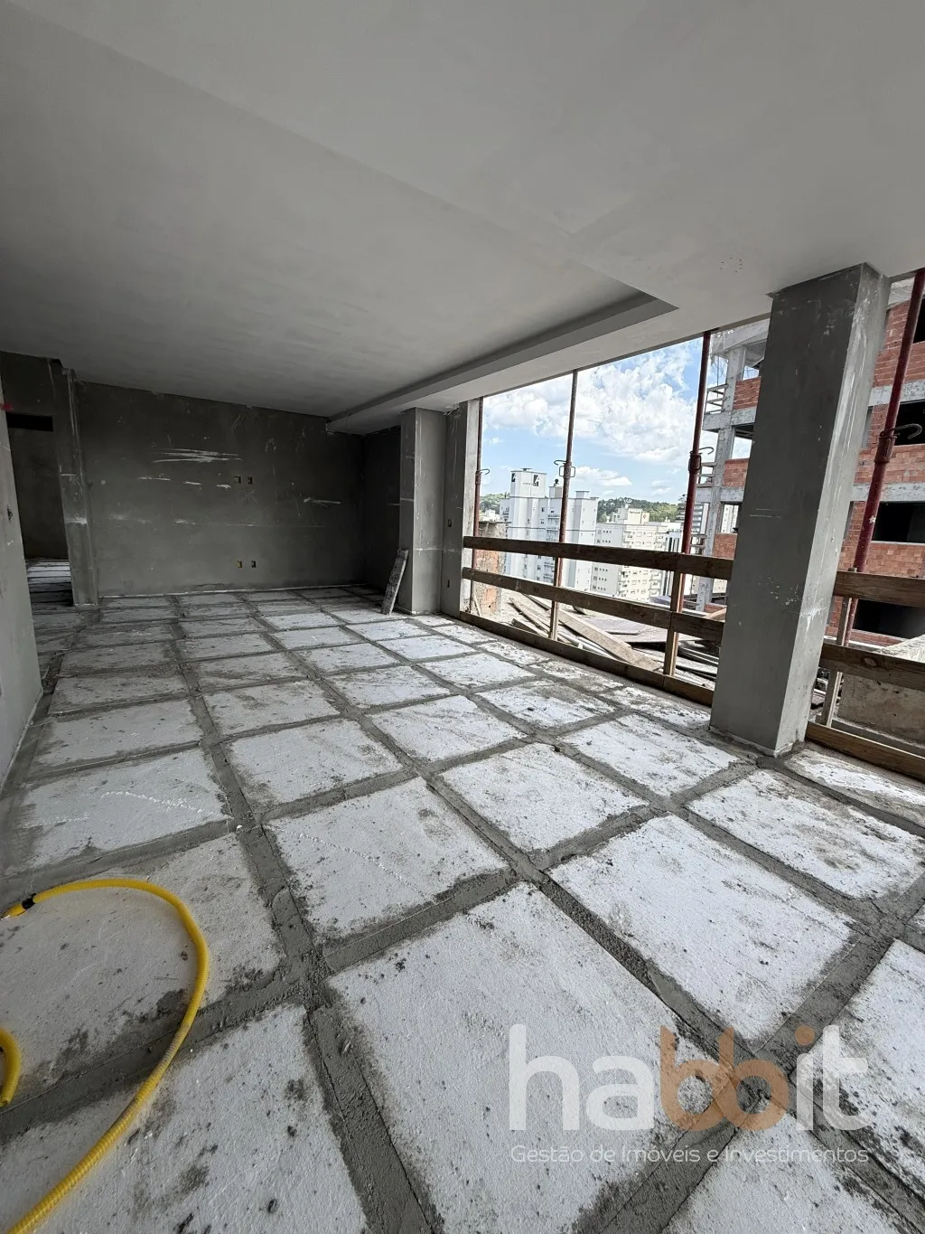 Apartamento Garden Suspenso exclusivo no 10 andar oferece 200m privativos, combinando o conforto e a liberdade de um garden com a sofisticação, vista e privacidade de um andar elevado. — foto 5