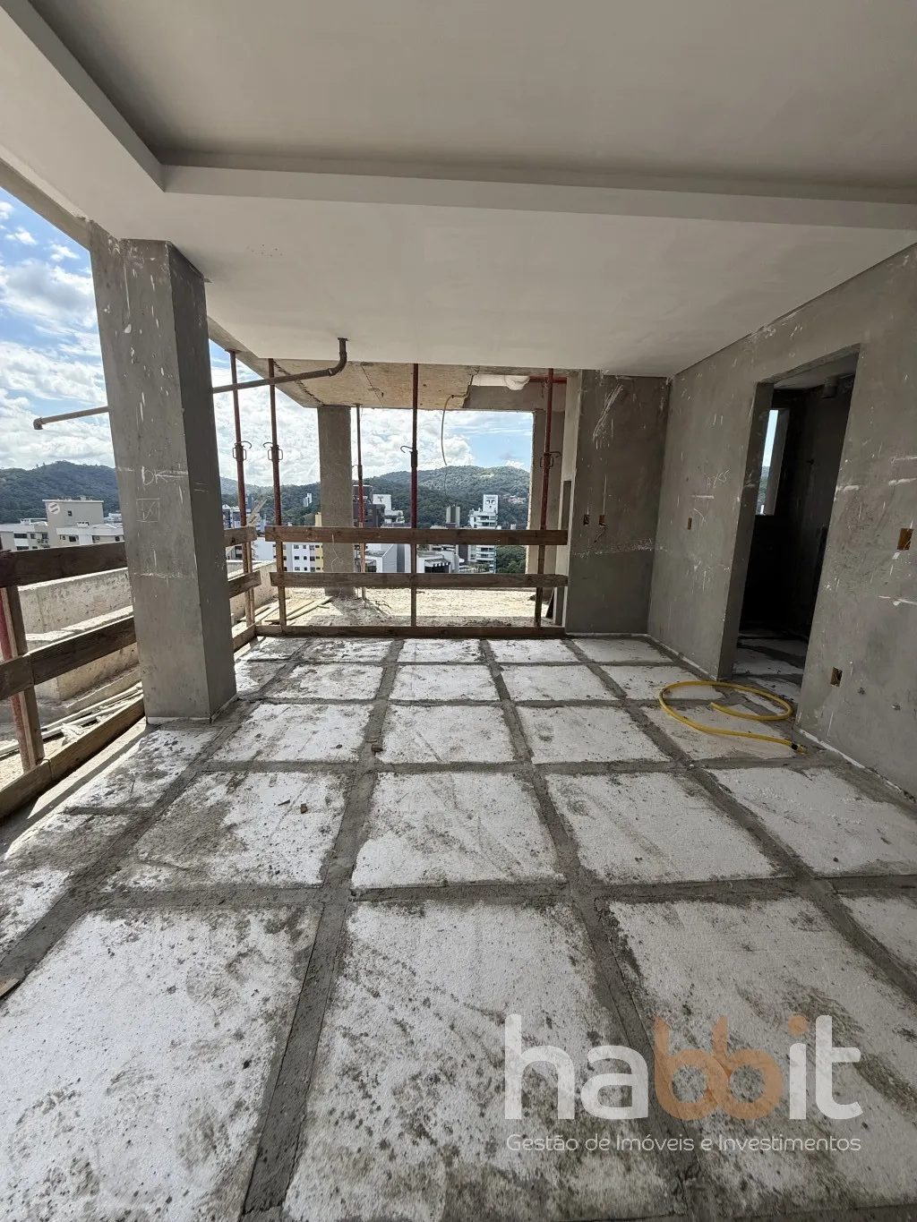 Apartamento Garden Suspenso exclusivo no 10 andar oferece 200m privativos, combinando o conforto e a liberdade de um garden com a sofisticação, vista e privacidade de um andar elevado. — foto 6