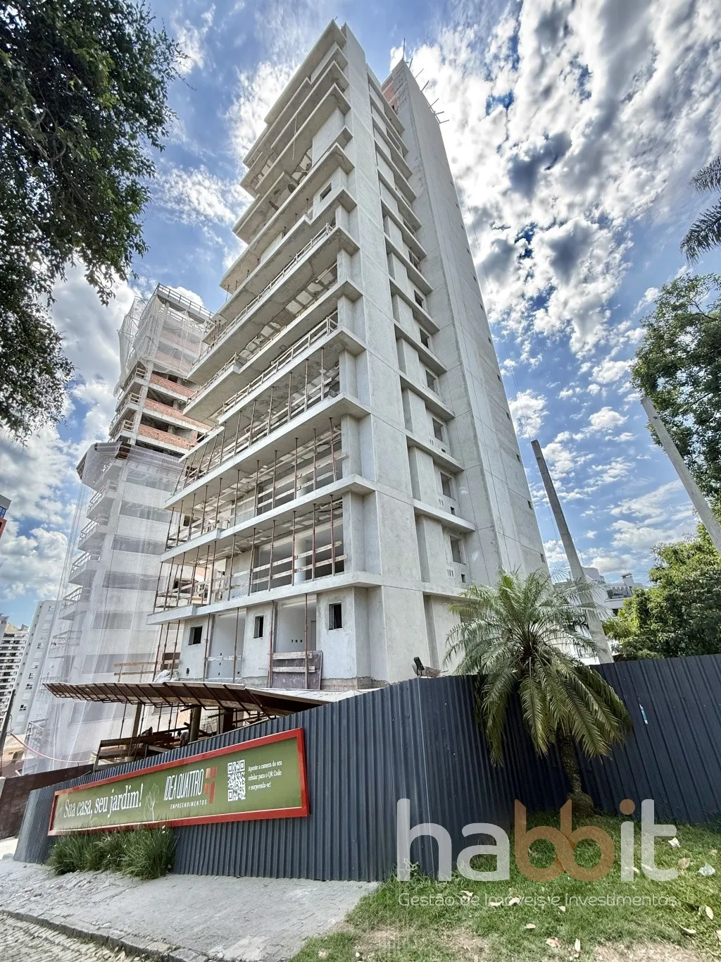 Apartamento Garden Suspenso exclusivo no 10 andar oferece 200m privativos, combinando o conforto e a liberdade de um garden com a sofisticação, vista e privacidade de um andar elevado. - foto 1