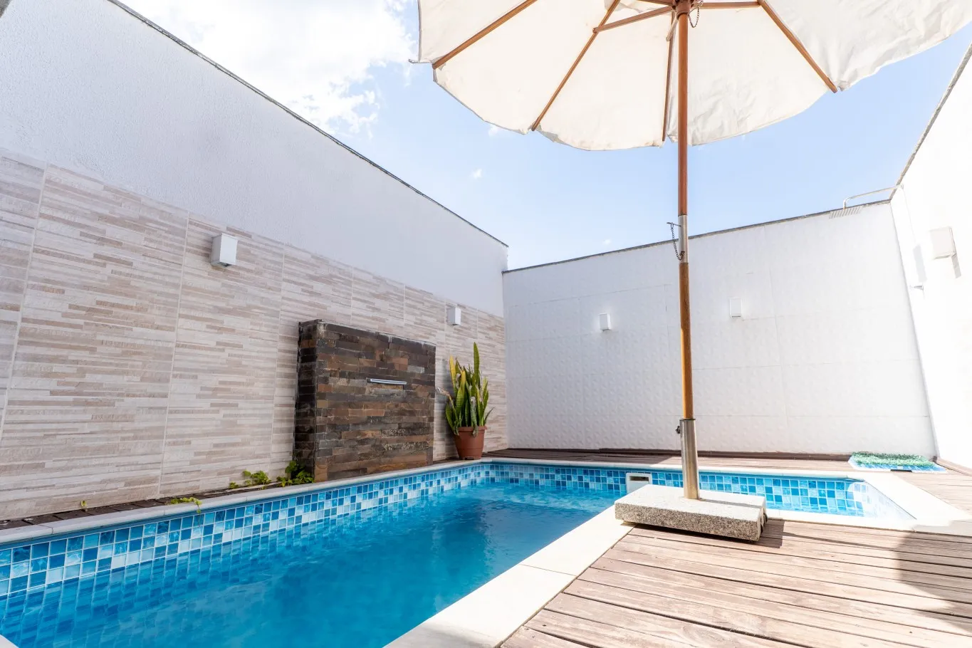 Sobrado Triplex com Piscina e Área de Festas no Fidélis - Blumenau - foto 1
