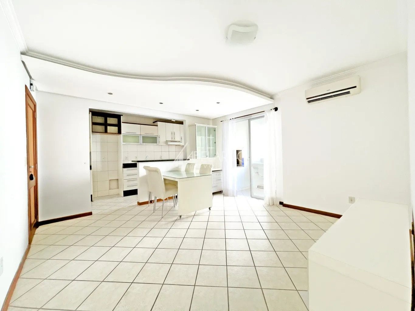 APARTAMENTO SEMIMOBILIADO COM DOIS DORMITÓRIOS - NO BAIRRO ITOUPAVA SECA — foto 2