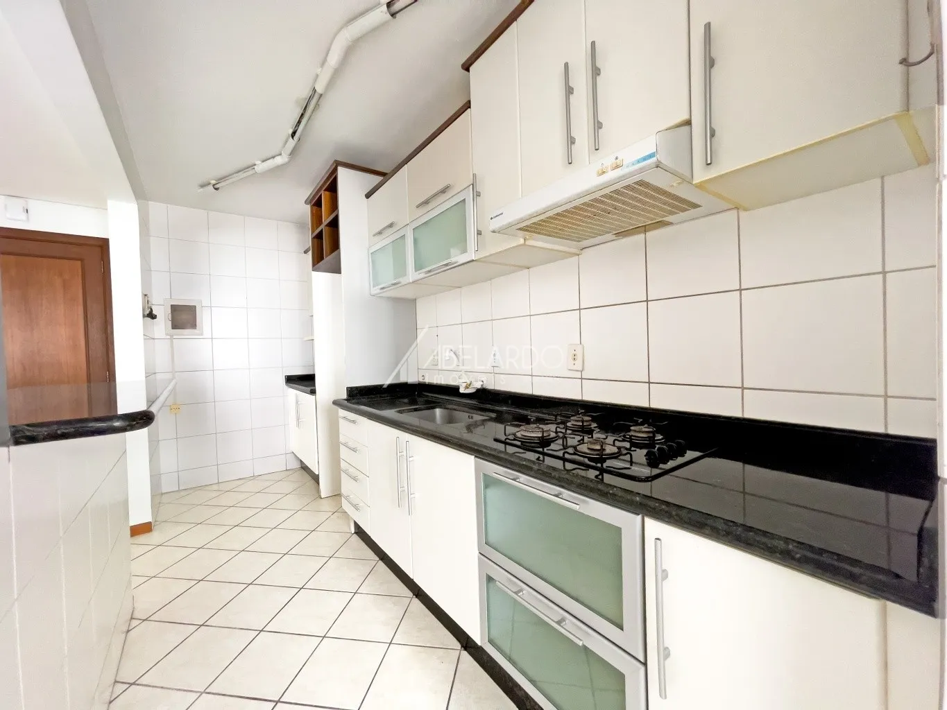 APARTAMENTO SEMIMOBILIADO COM DOIS DORMITÓRIOS - NO BAIRRO ITOUPAVA SECA — foto 6