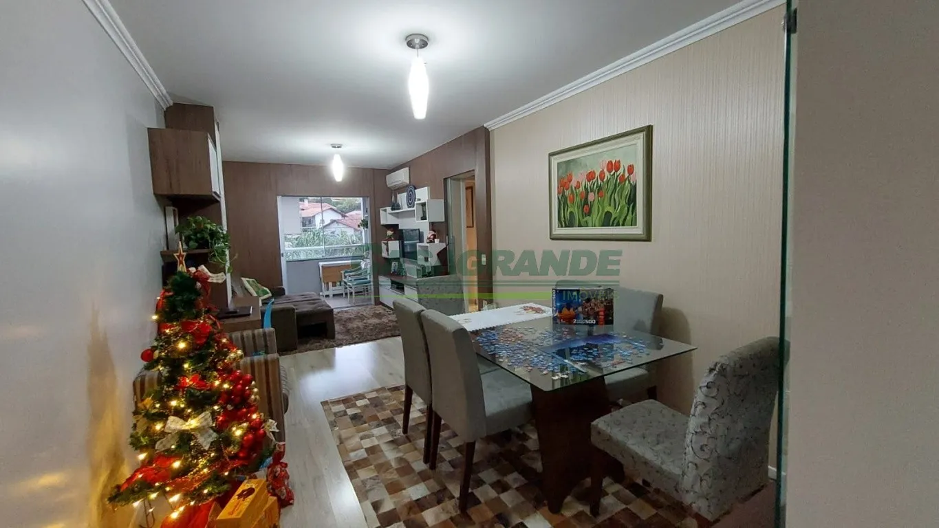 Apartamento amplo em ótima localização no bairro Vila Nova, próximo ao parque Ramiro, Vila Germânica e a poucos minutos do centro. — foto 2