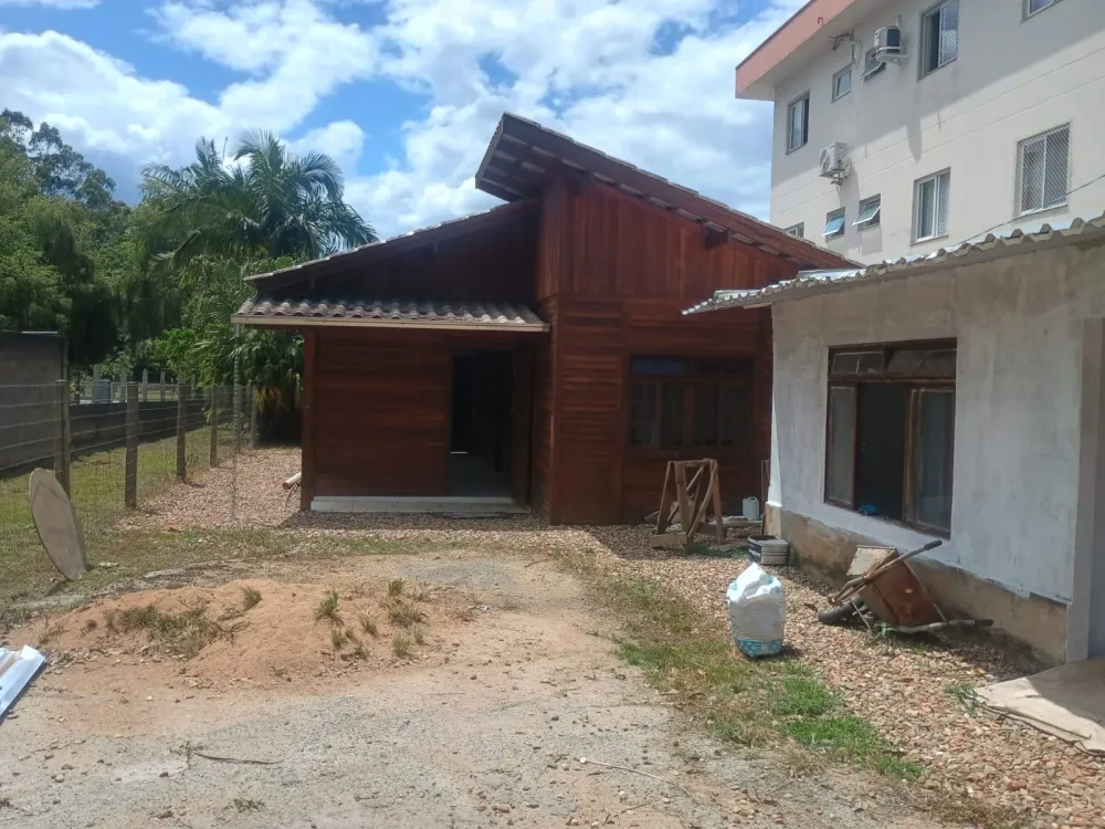 CASA + EDÍCULA COM AMPLO TERRENO — foto 2