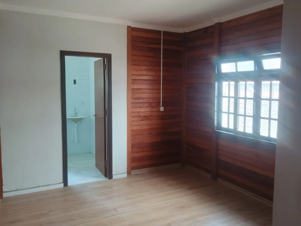 CASA + EDÍCULA COM AMPLO TERRENO — foto 5