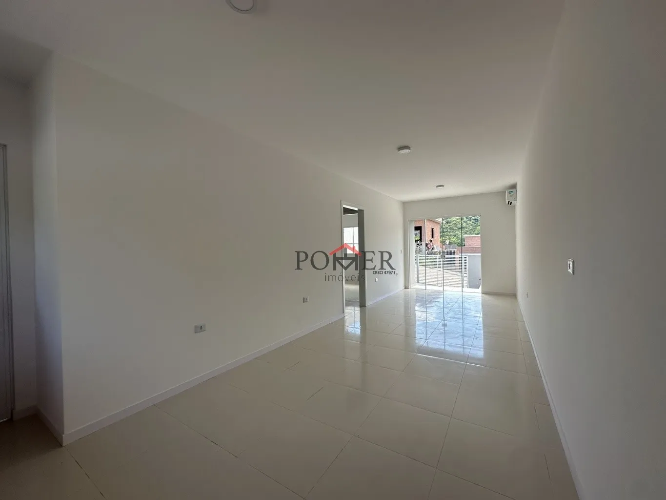 Casa no Centro de Pomerode com 2 Quartos, Rua Pavimentada e Espaço para Ampliação nos Fundos — foto 2