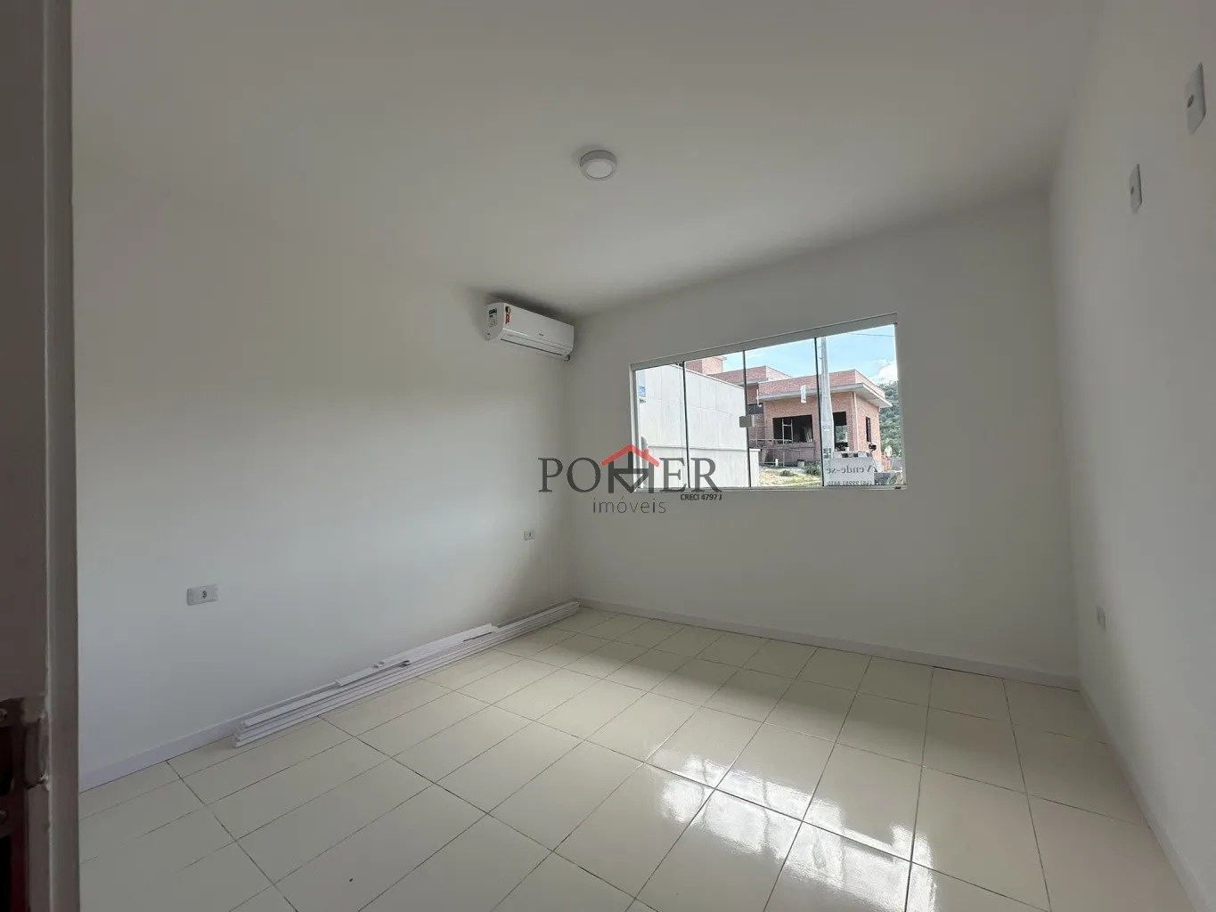 Casa no Centro de Pomerode com 2 Quartos, Rua Pavimentada e Espaço para Ampliação nos Fundos — foto 6