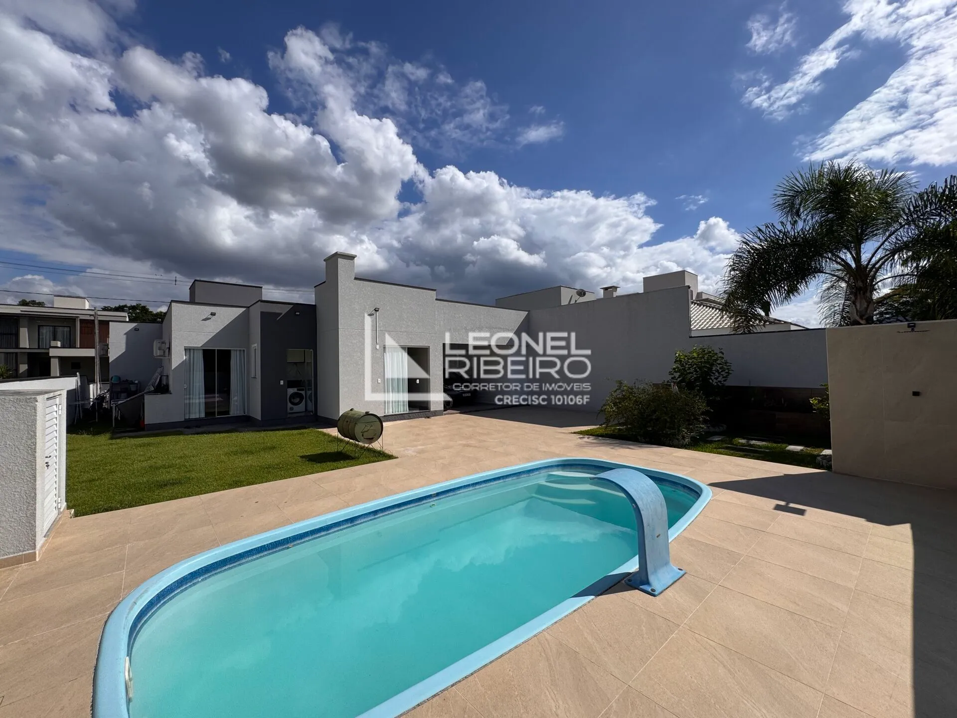 Casa alto padrão com 3 dormitórios (1 suíte) à venda, 126 m no bairro Das Capitais em Timbó-SC — foto 2