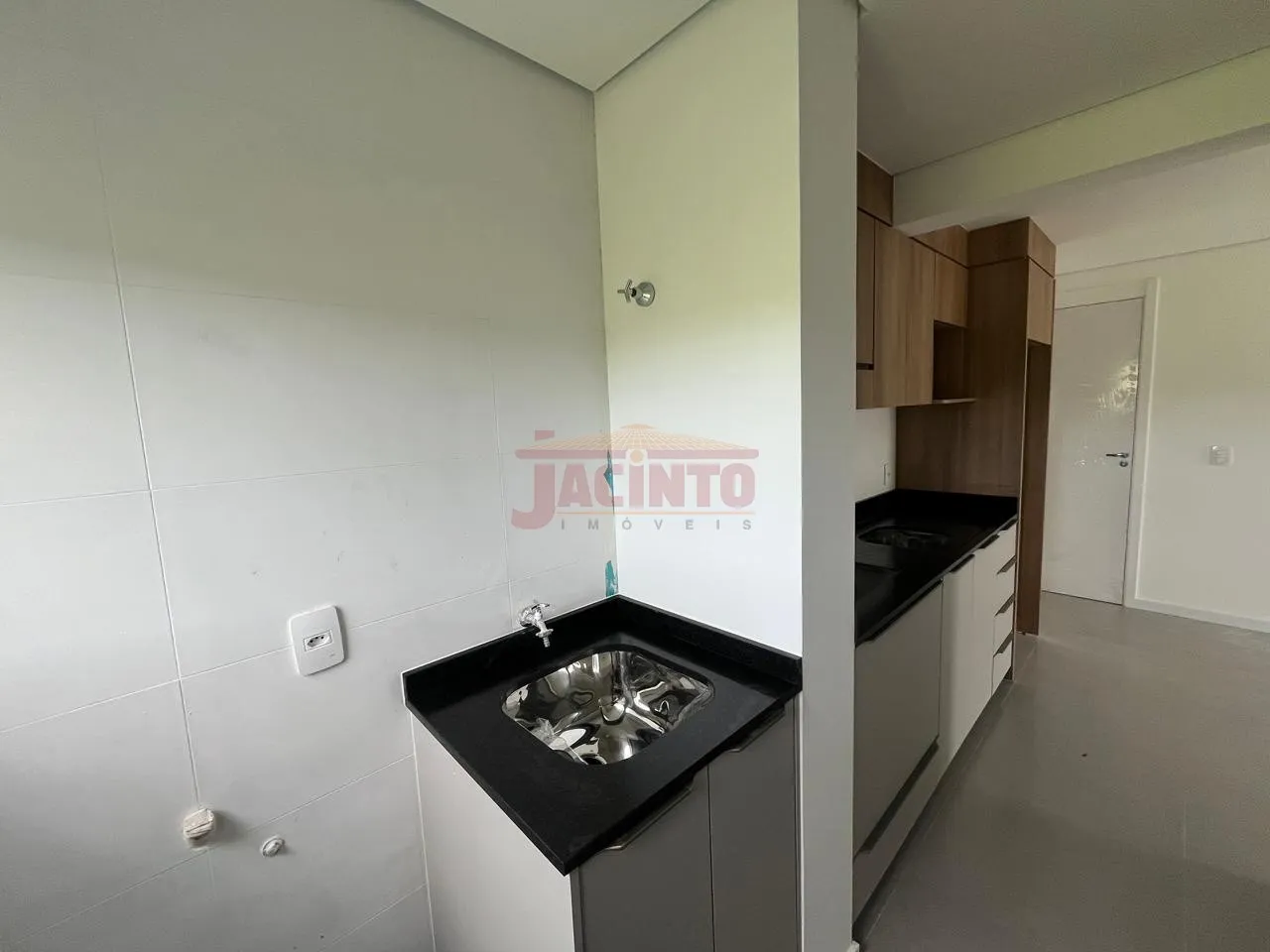 Apartamento novo semi mobiliado com 2 dormitórios no Bairro Fortaleza Alta. — foto 4