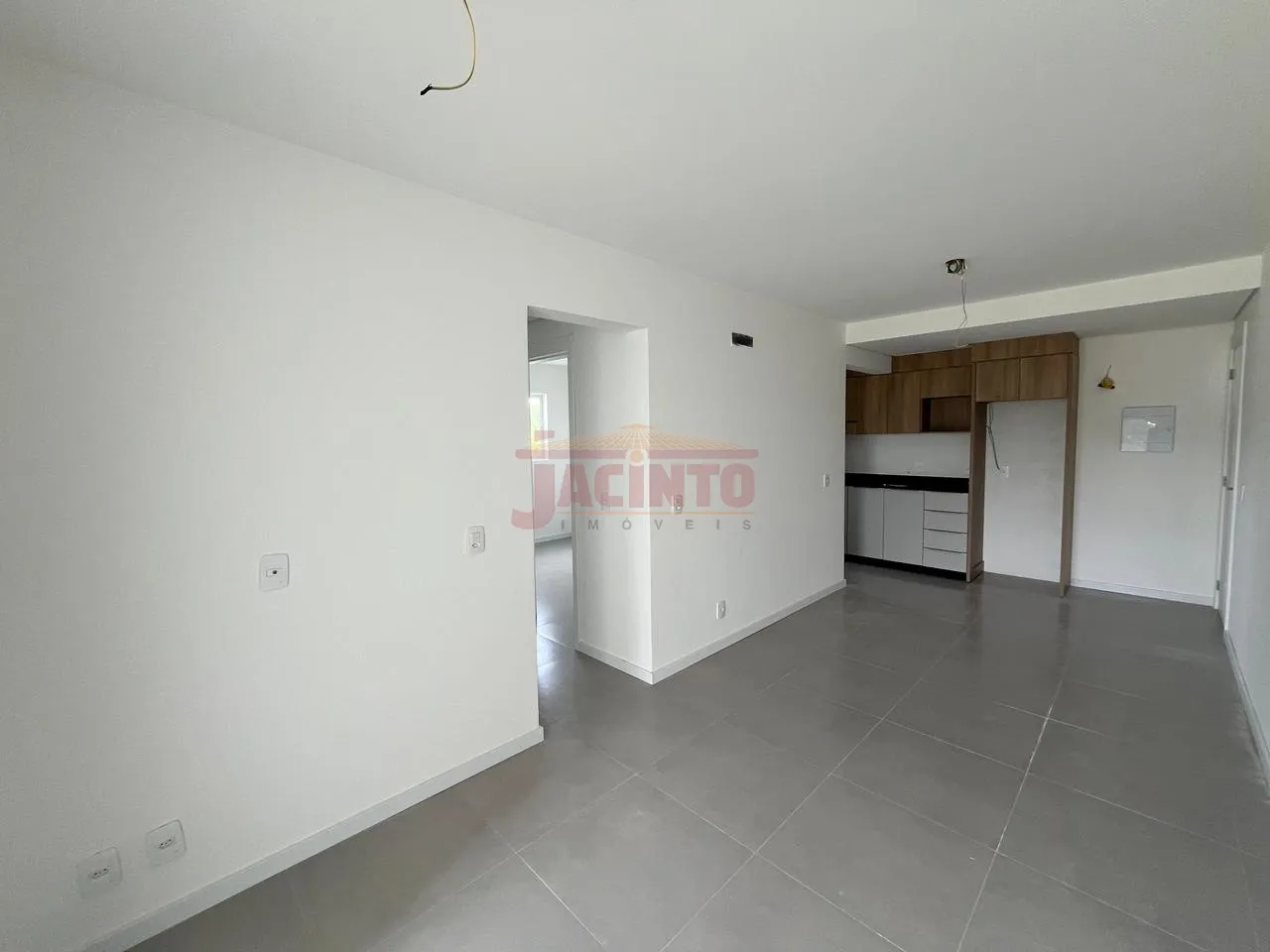 Apartamento novo semi mobiliado com 2 dormitórios no Bairro Fortaleza Alta. - foto 1
