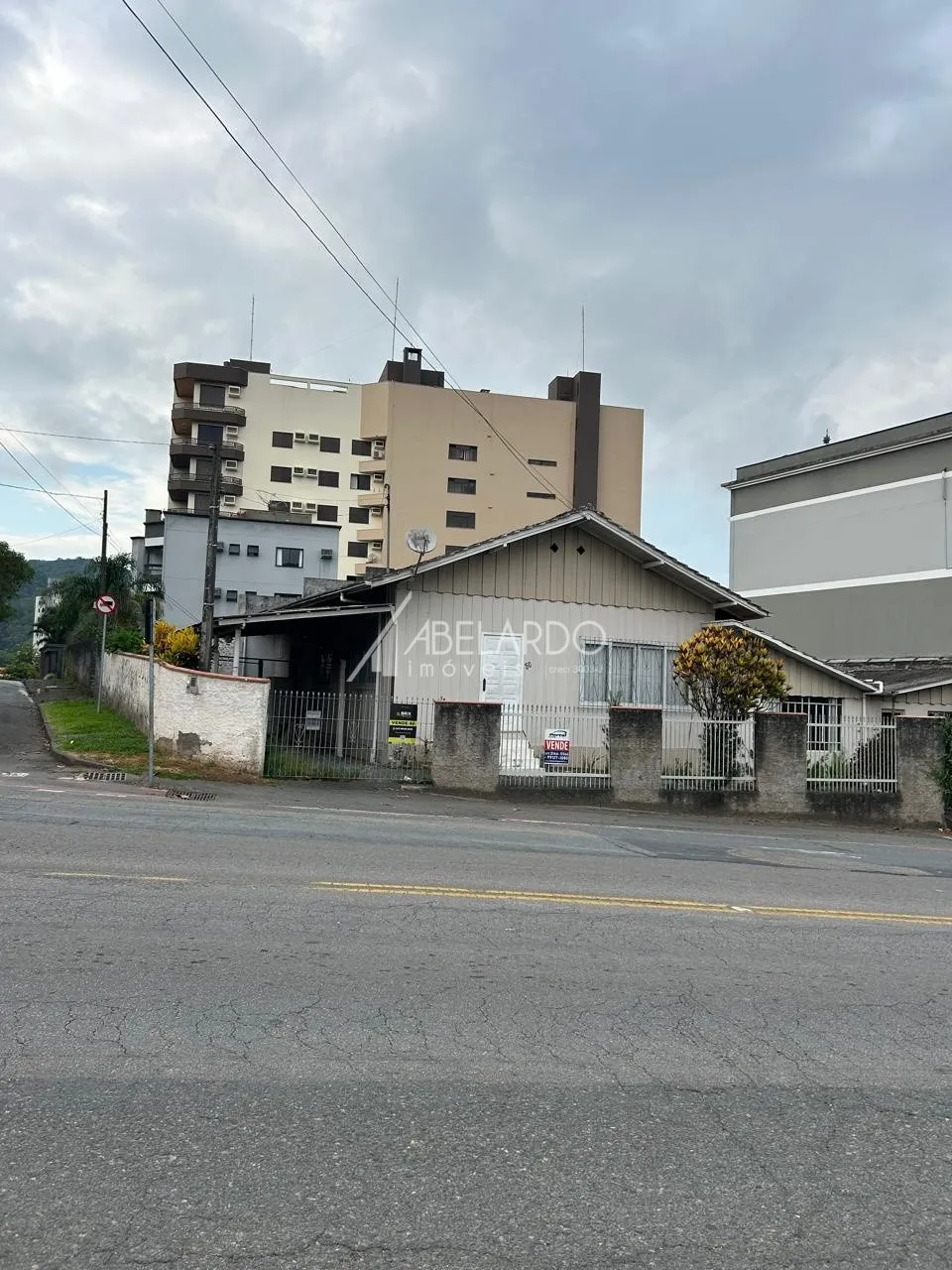 TERRENO EDIFICADO COM CASA COMERCIAL/ RESIDENCIAL - ZONA COMERCIAL 02 - NO BAIRRO VORSTADT — foto 3