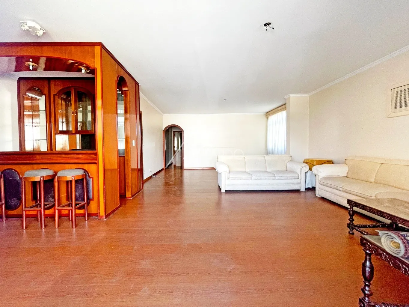 AMPLO APARTAMENTO SEMIMOBILIADO, LOCALIZADO NA RUA NEREU RAMOS - COM 2 SUITES - 2 VAGAS DE GARAGEM - JARDIM BLUMENAU — foto 3